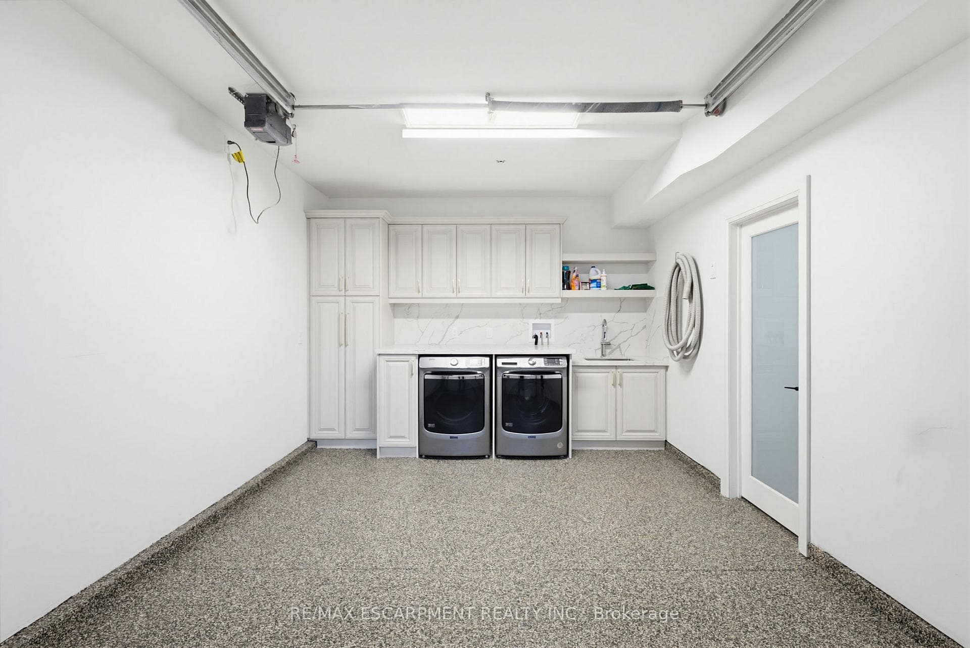3083 LAKESHORE Road - Detached photo 43 of 50 in Burlington, Ontario