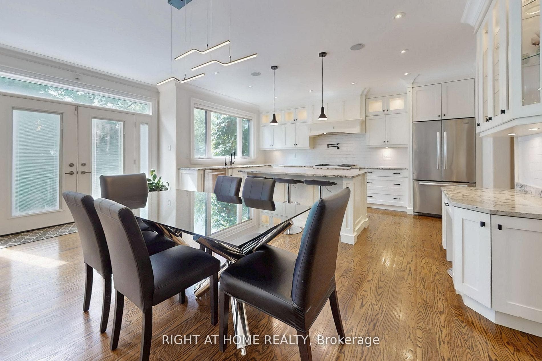 490 Orchard Drive - Detached photo 7 of 22 in Oakville, Ontario