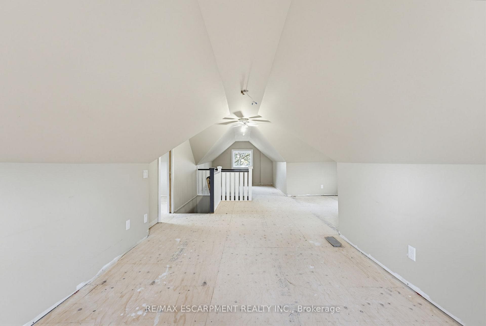 3083 LAKESHORE Road - Detached photo 25 of 50 in Burlington, Ontario