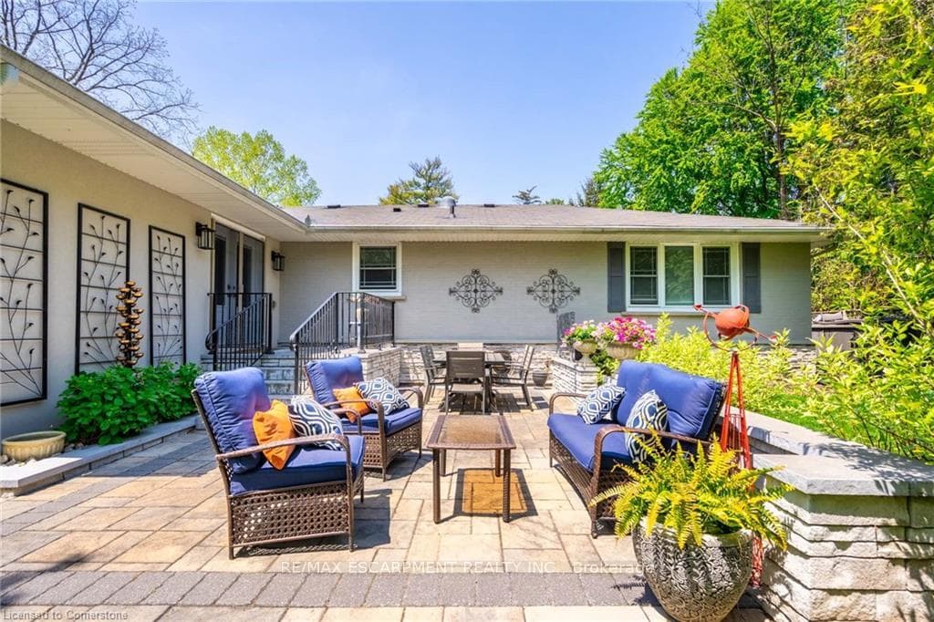 4306 Lakeshore Road - Detached photo 37 of 47 in Burlington, Ontario