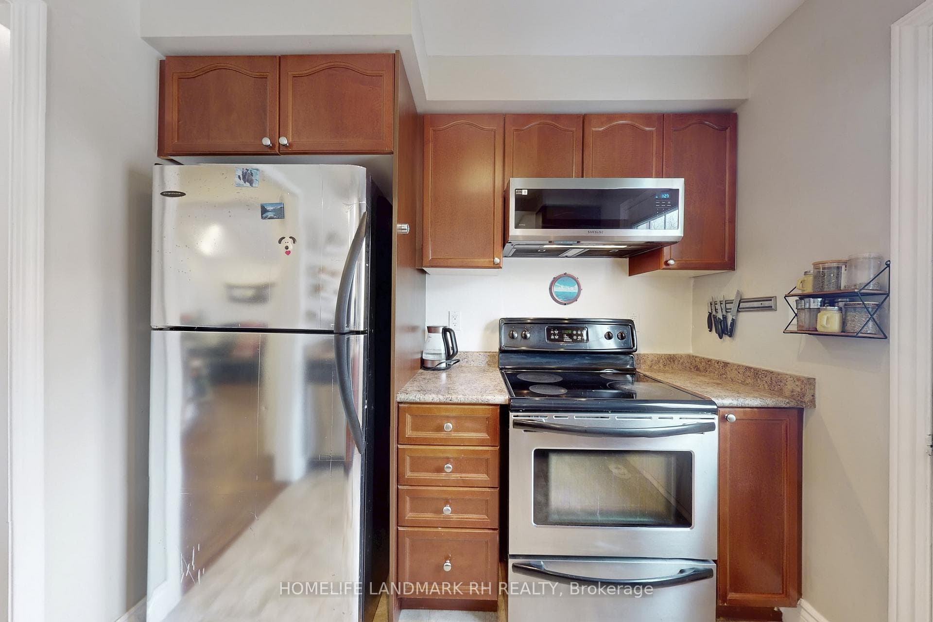 3060 Dewridge Avenue - Townhouse photo 7 of 21 in Oakville, Ontario