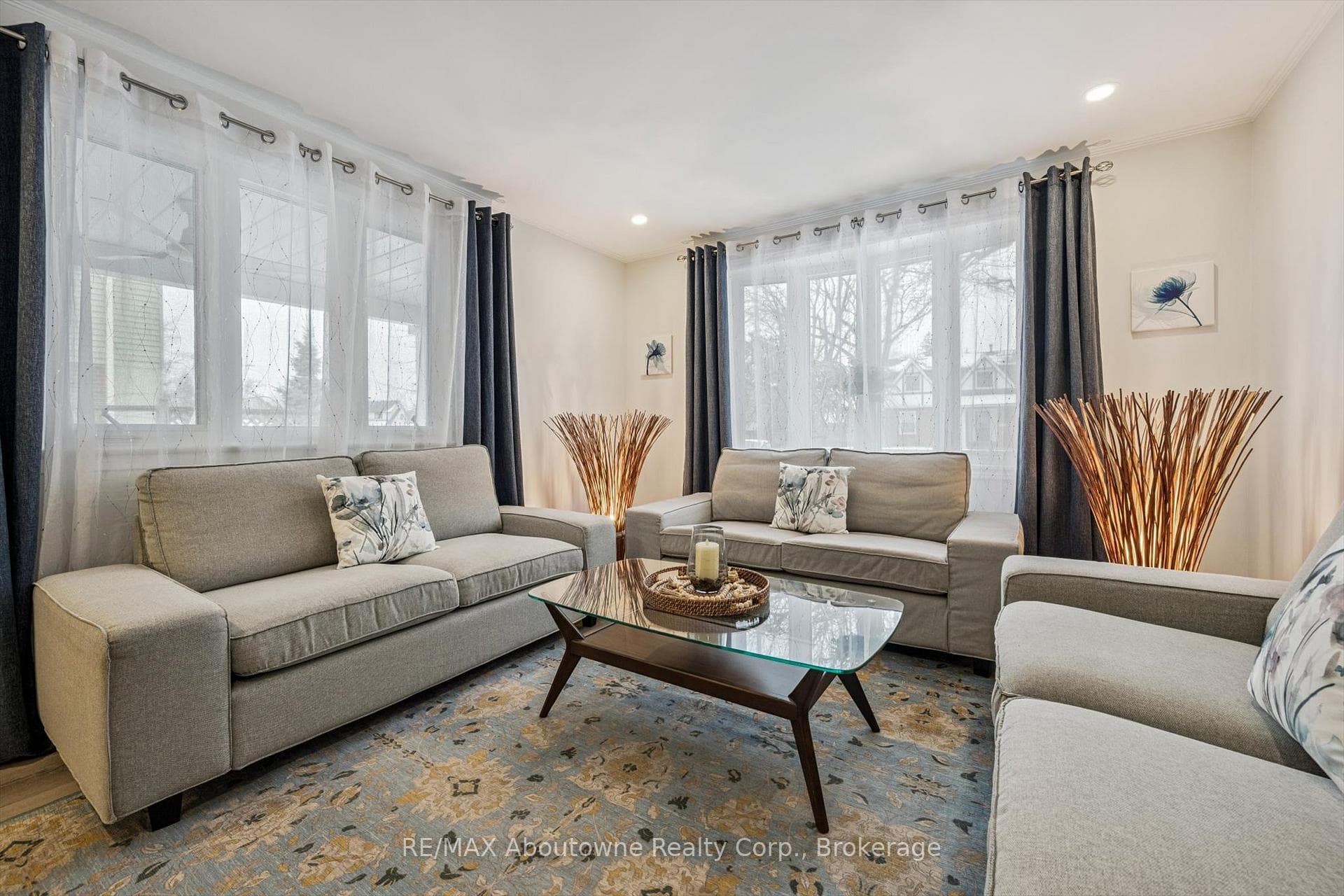 637 Lomond Crescent - Semi-Detached photo 5 of 23 in Burlington, Ontario