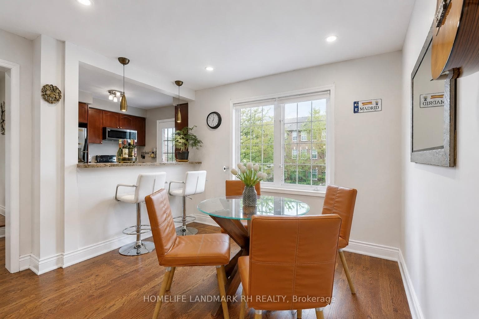 3060 Dewridge Avenue - Townhouse photo 4 of 21 in Oakville, Ontario