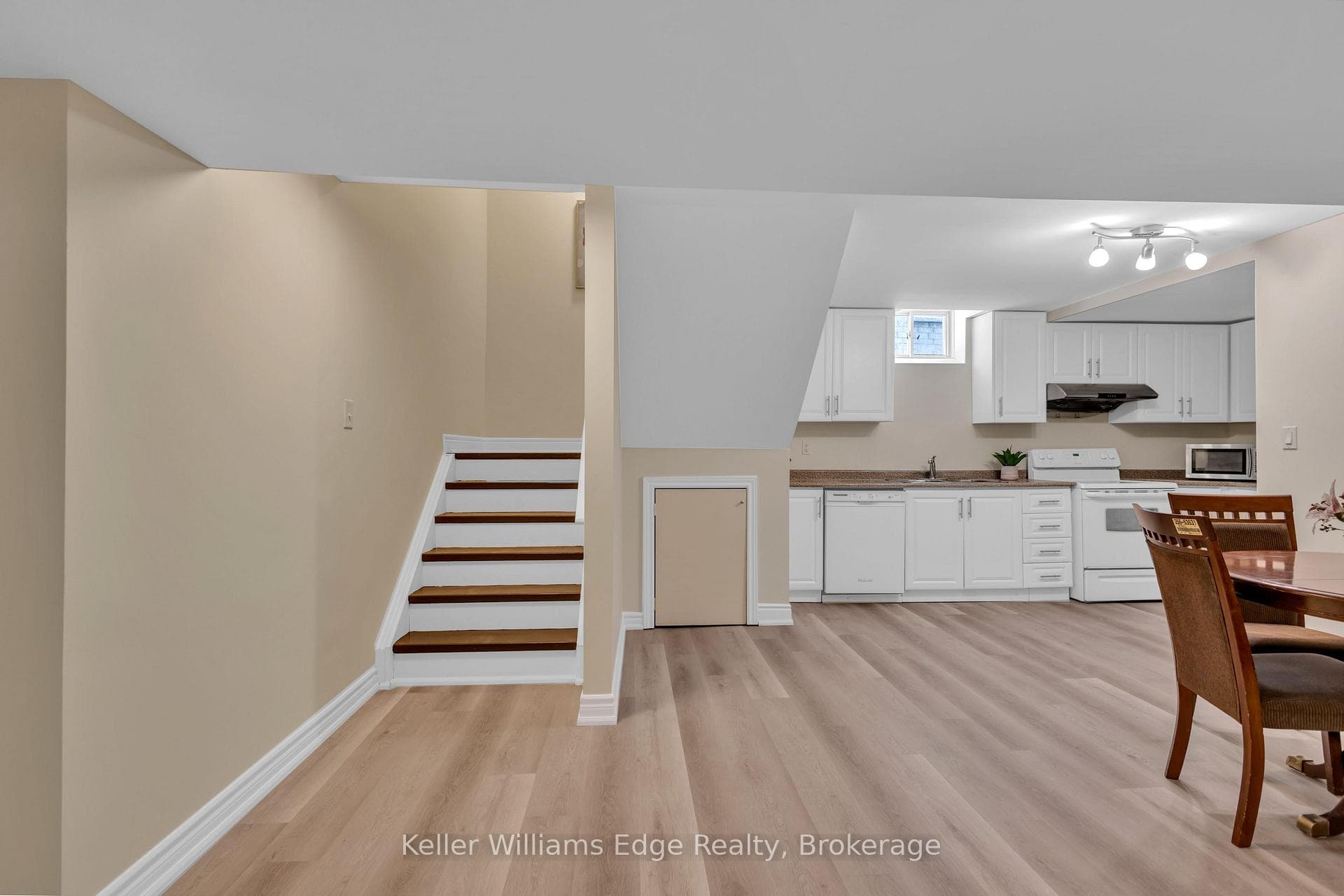 2241 Adirondak Trail - Detached photo 36 of 50 in Oakville, Ontario
