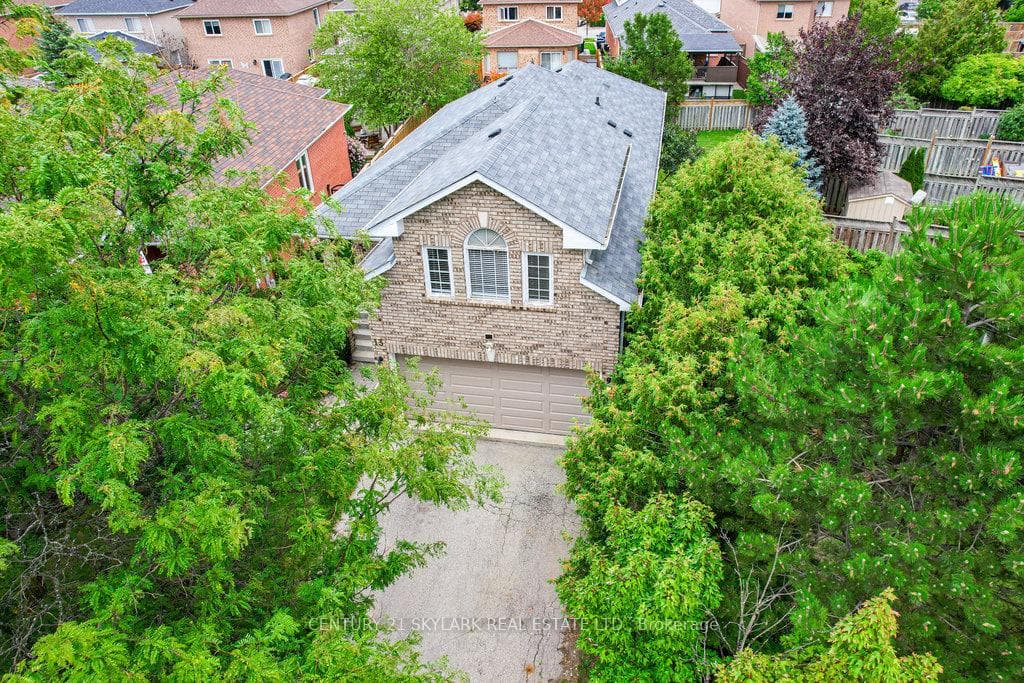 13 Paulette Way - Detached photo 2 of 17 in Caledon, Ontario