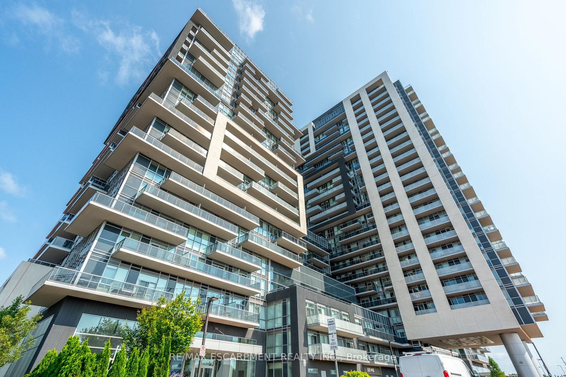 2087 Fairview Street Unit 1310 - Condo photo 1 of 27 in Burlington, Ontario