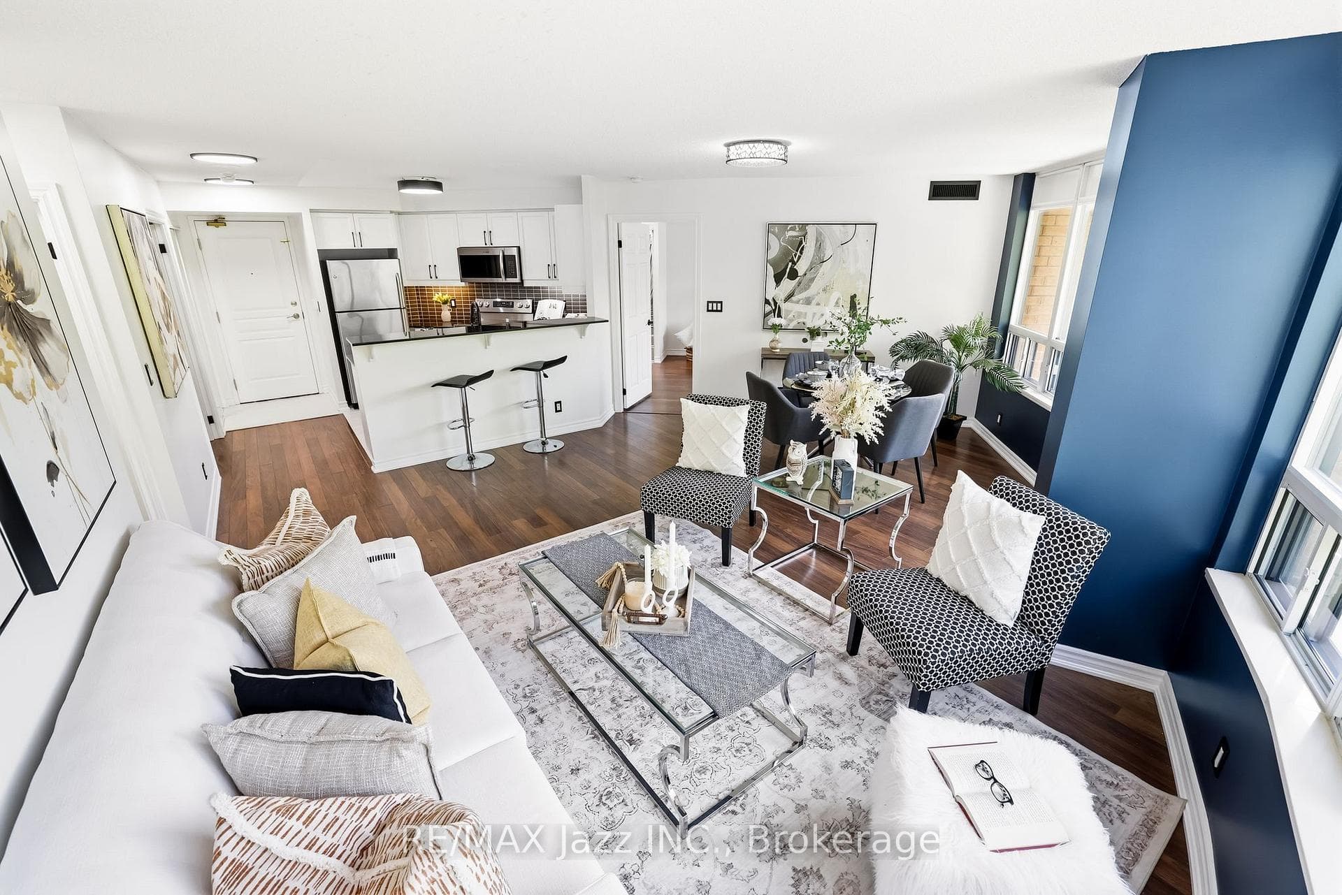 16 Dallimore Circle Unit 307 - Condo photo 17 of 50 in Don Mills / Parkwoods / Victoria Village, Ontario