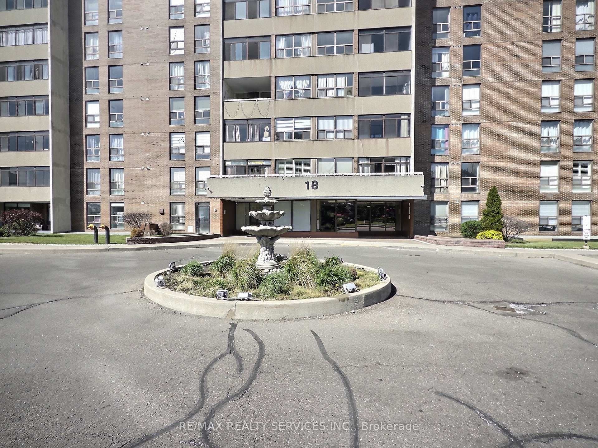 18 Knightsbridge Road Unit 1812 - Condo photo 2 of 17 in Brampton, Ontario