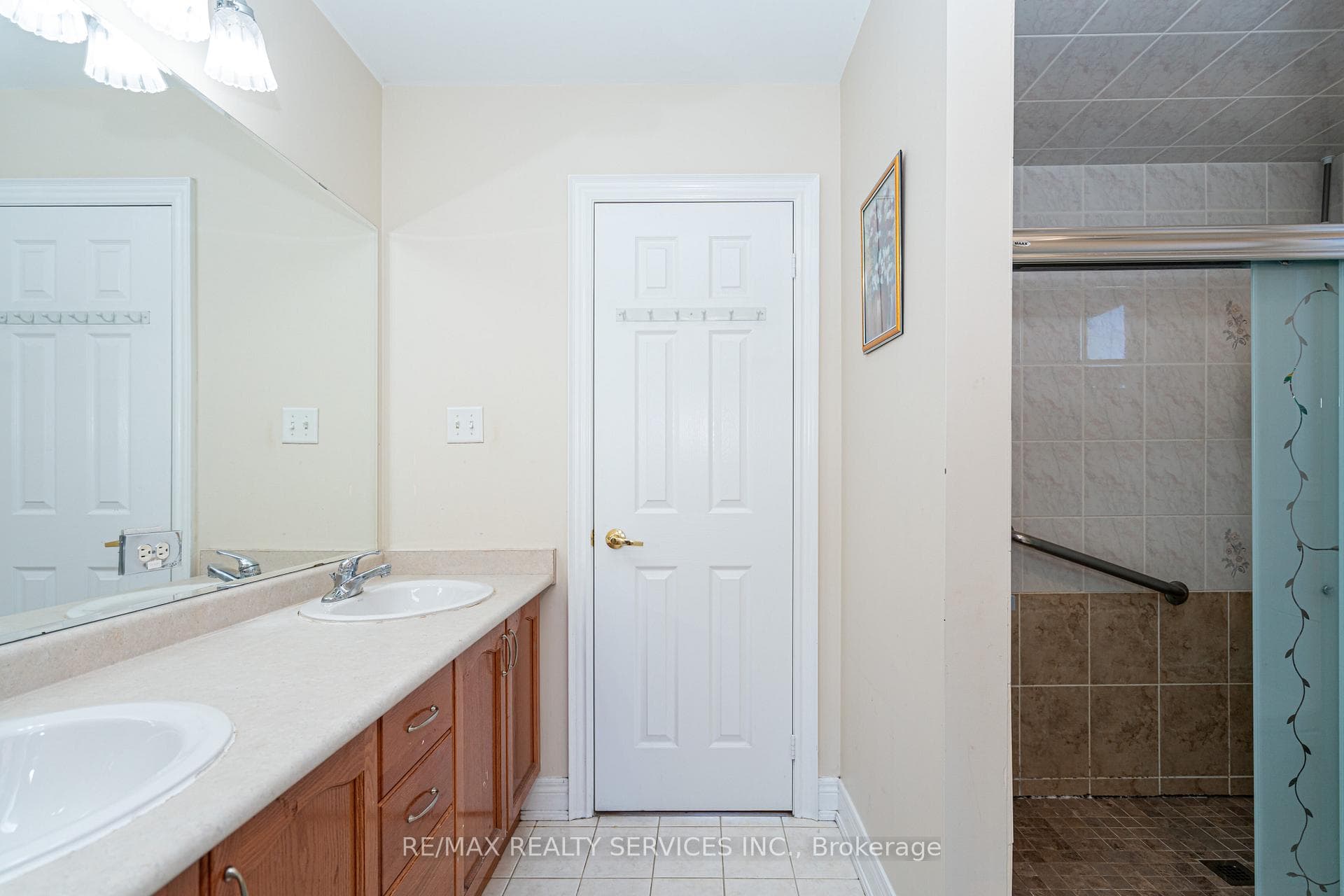 52 Mount Royal Circle - Detached photo 21 of 40 in Brampton, Ontario