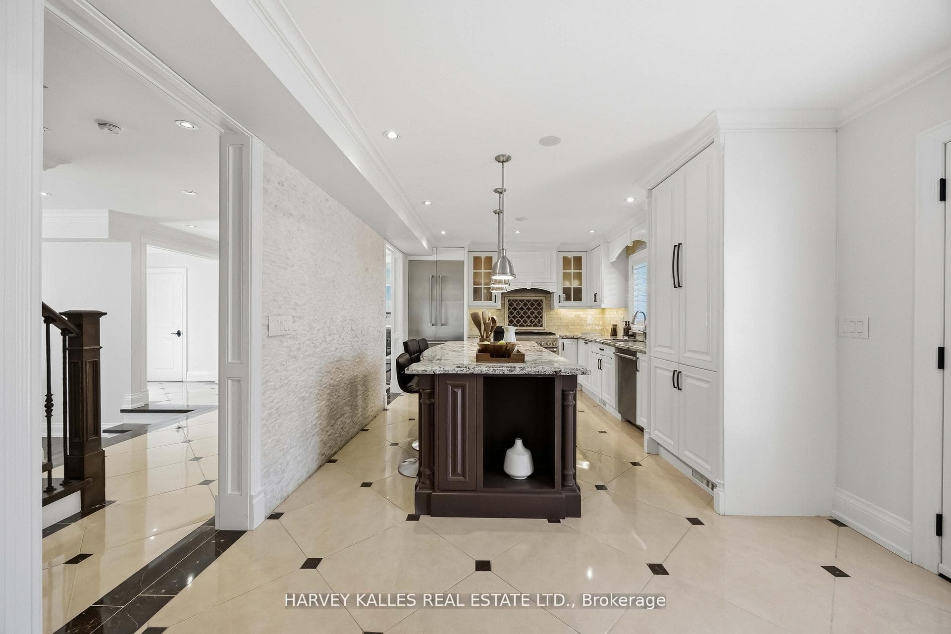 27 Ashley Park Road - Detached photo 11 of 49 in Etobicoke (Islington / Rexdale), Ontario