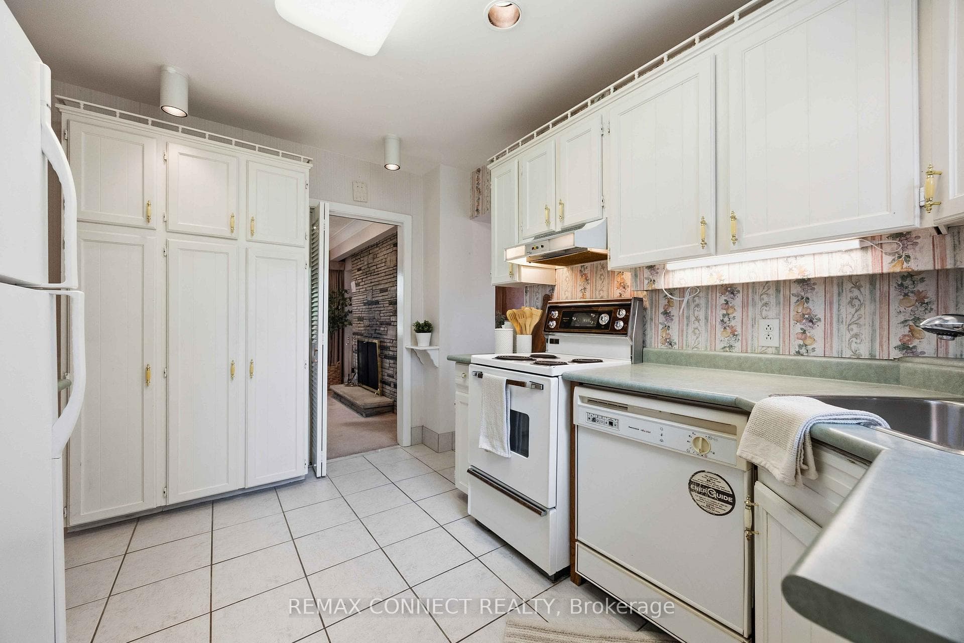 107 Fairglen Avenue - Detached photo 13 of 50 in Scarborough Village / Eglinton East, Ontario