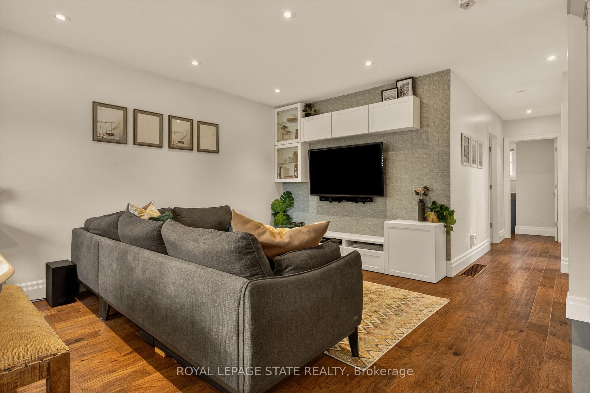 1396 Niels Avenue - Detached photo 18 of 50 in Burlington, Ontario