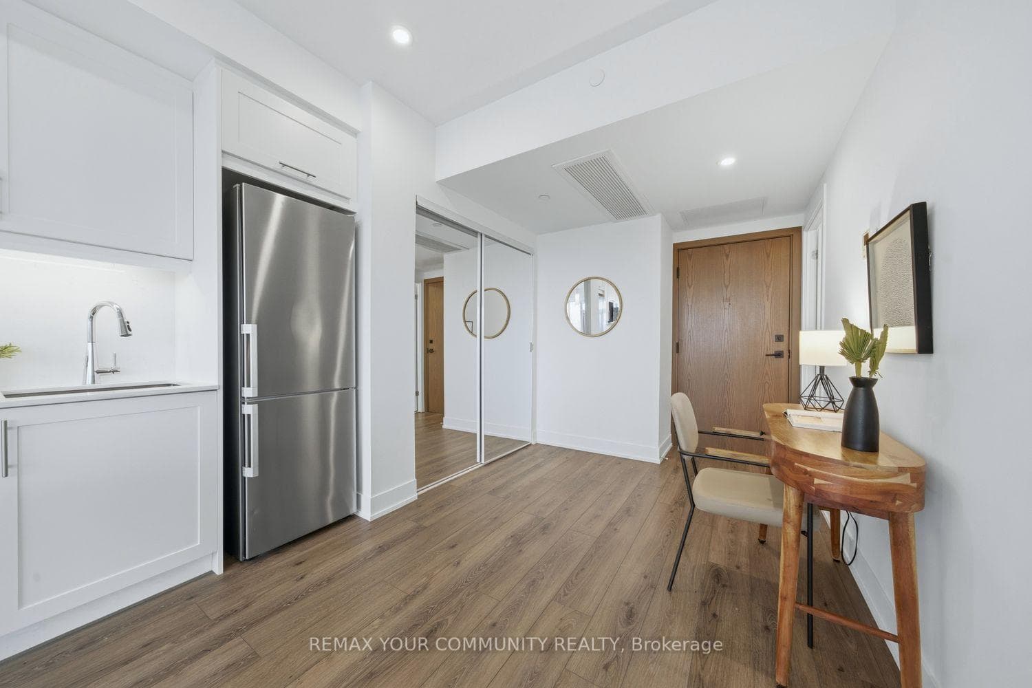 1316 Kingston Road Unit 305 - Condo photo 4 of 47 in Birch Cliff / Cliffside, Ontario