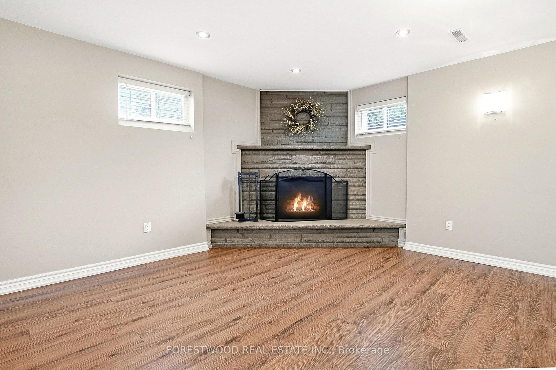 69 Surbray Grove - Semi-Detached photo 40 of 46 in Mississauga, Ontario