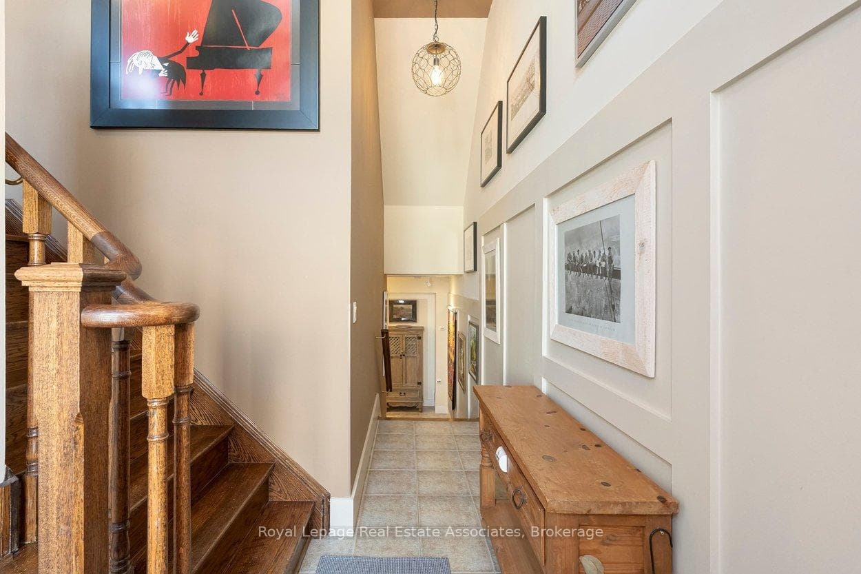 4135 Shipp Drive Unit 20 - Condo photo 3 of 50 in Mississauga, Ontario