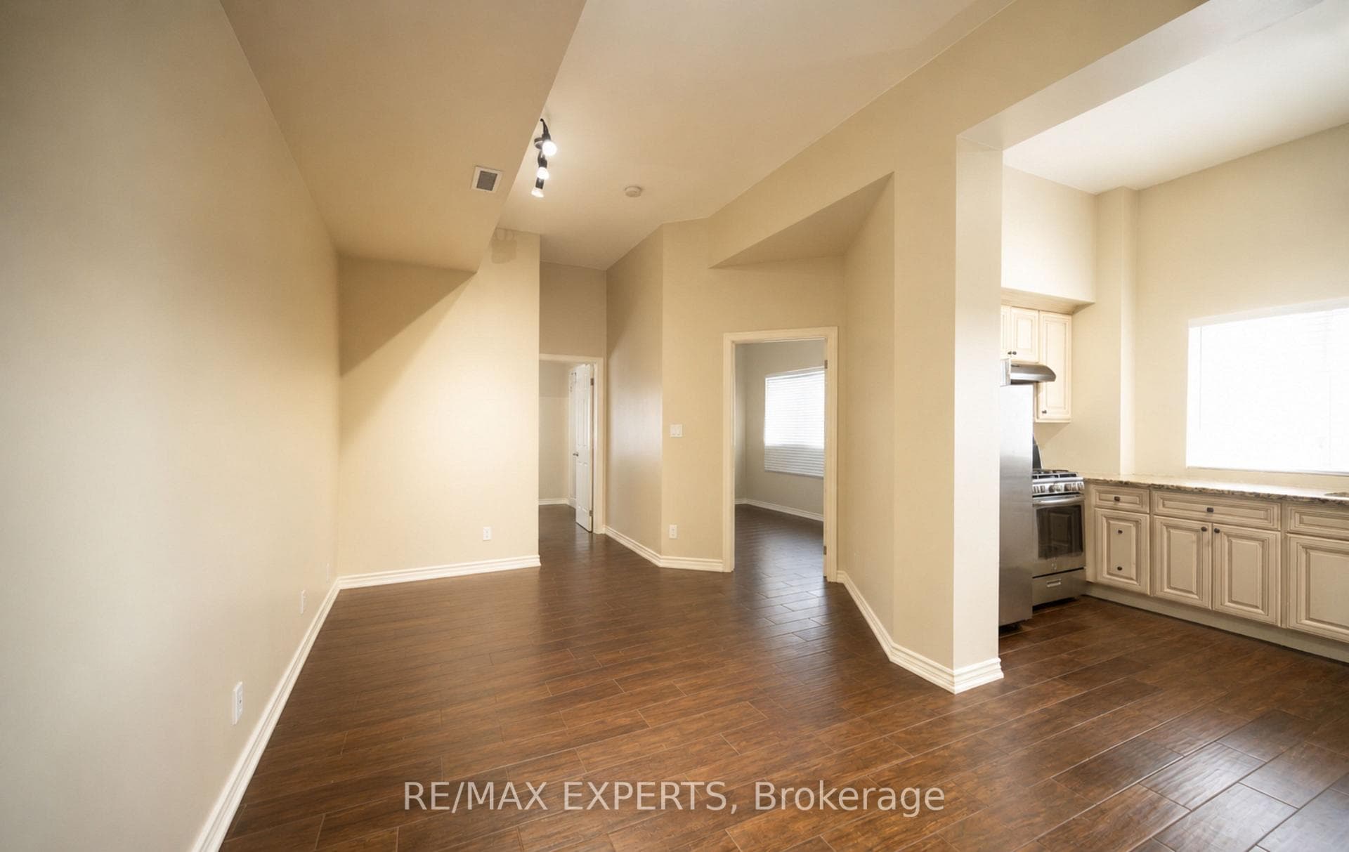 130 Wellington Street - Condo photo 6 of 13 in Hamilton, Ontario