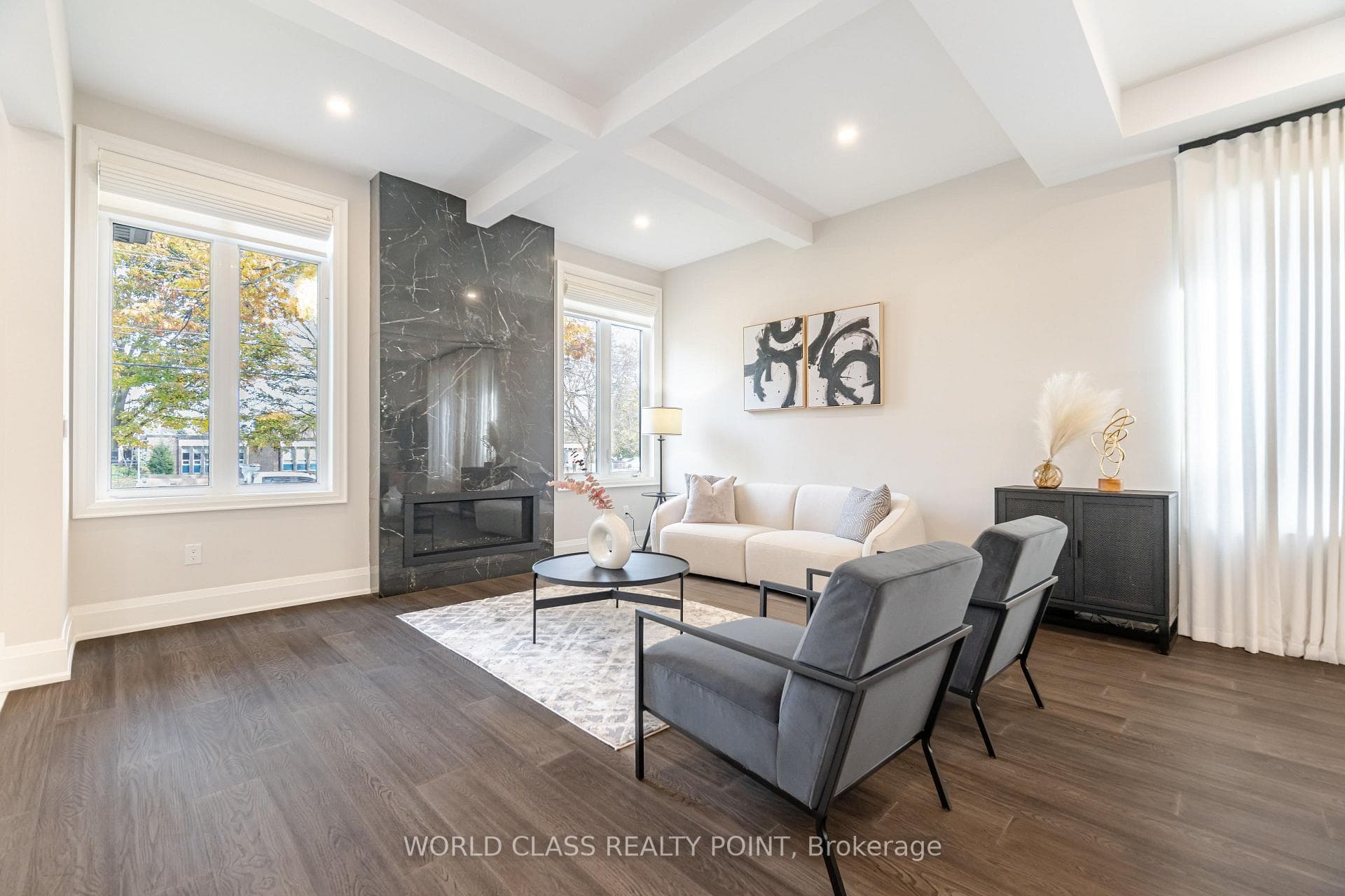 560 Woodview Road - Detached photo 6 of 39 in Burlington, Ontario