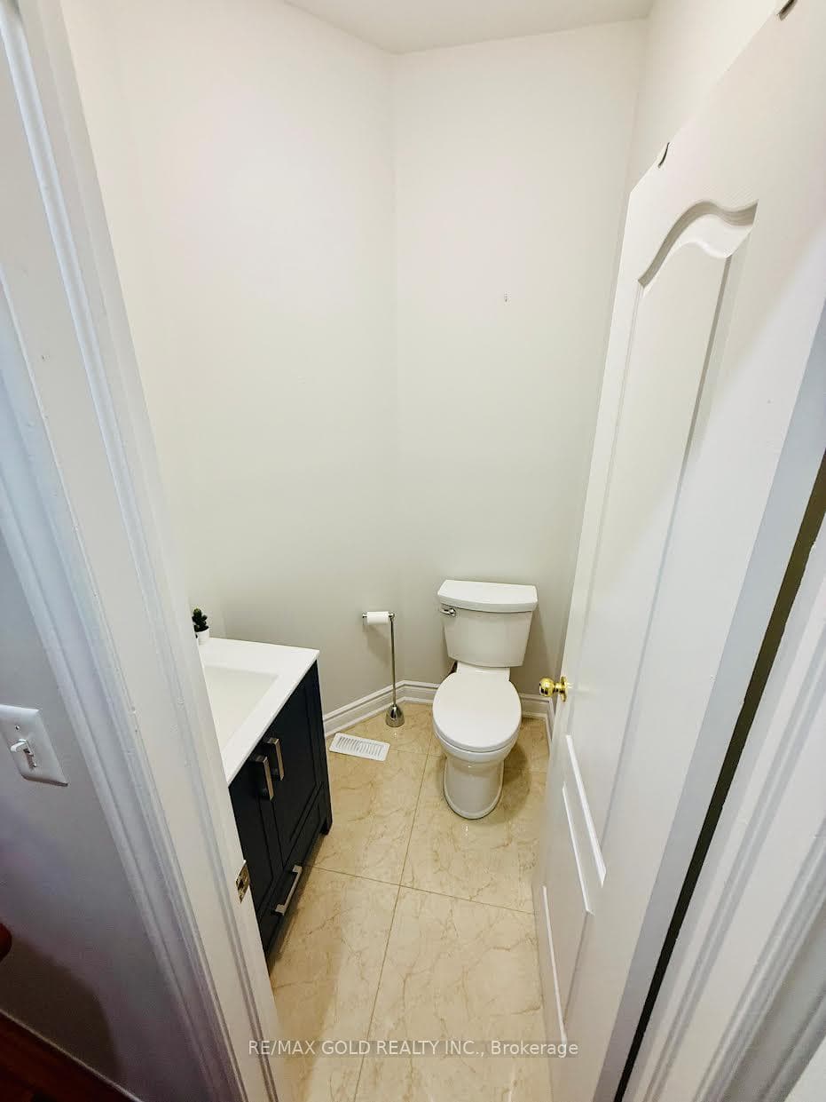 60 Swales Crescent - Detached photo 12 of 24 in Brampton, Ontario