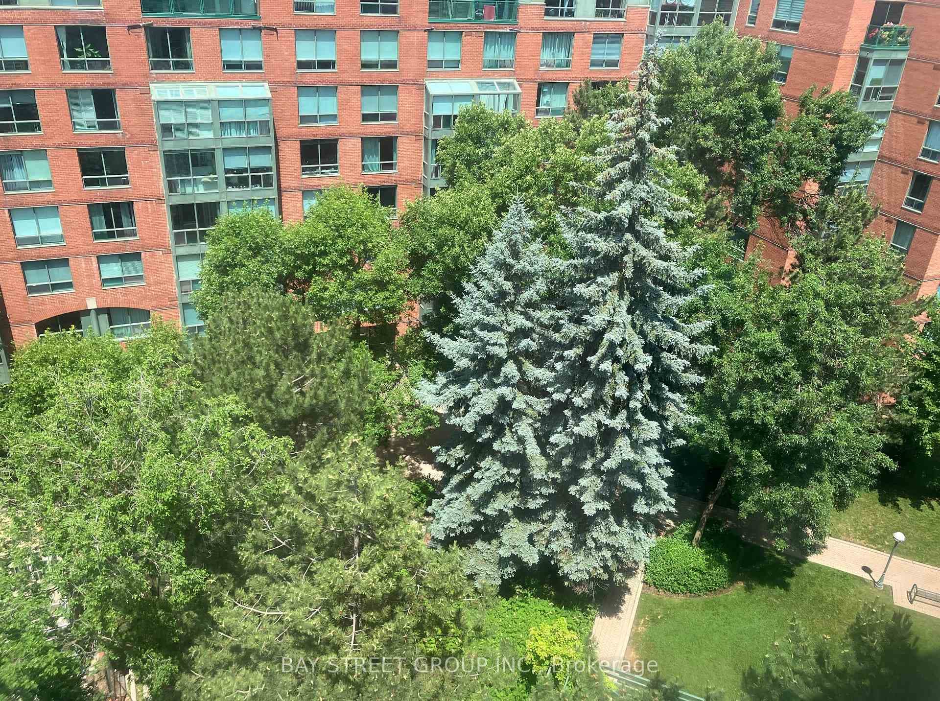 284 Bloor Street Unit 902 - Condo photo 8 of 27 in Annex / Yorkville / Summerhill, Ontario