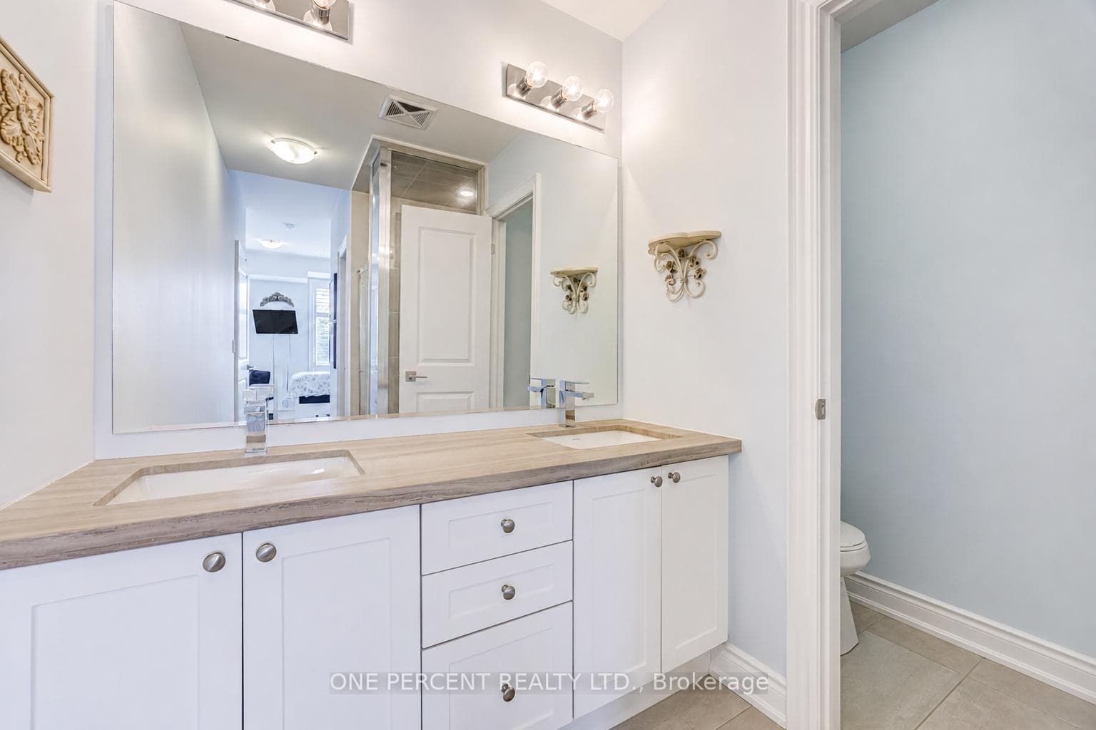 656 Tupelo Court - Townhouse photo 15 of 45 in Mississauga, Ontario
