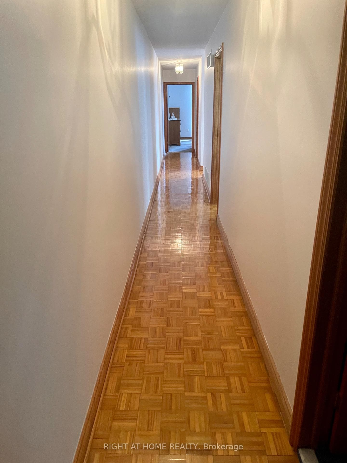 40 Bellevue Avenue - Semi-Detached photo 11 of 34 in Downtown Toronto / Waterfront, Ontario