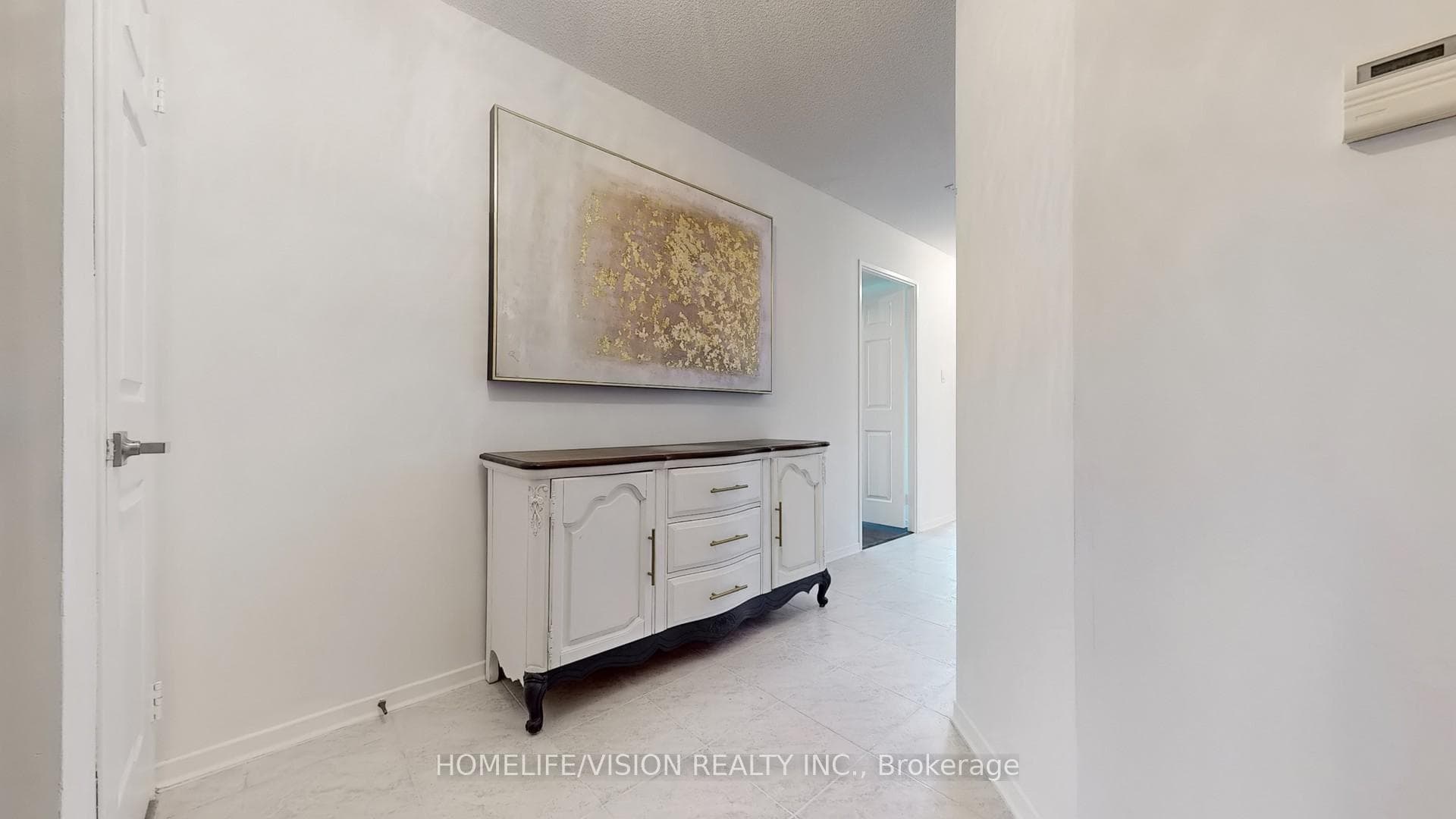 205 Wynford Drive Unit 1706 - Condo photo 3 of 21 in Flemingdon Park / Don Mills, Ontario