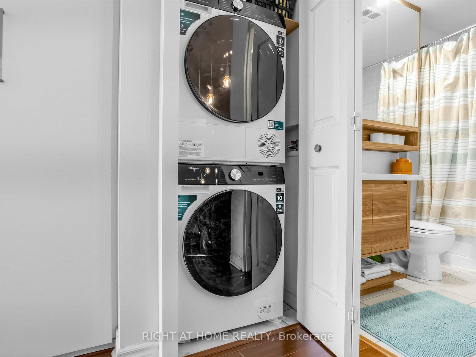 11 Christie Street Unit 406 - Condo photo 27 of 32 in Annex / Yorkville / Summerhill, Ontario