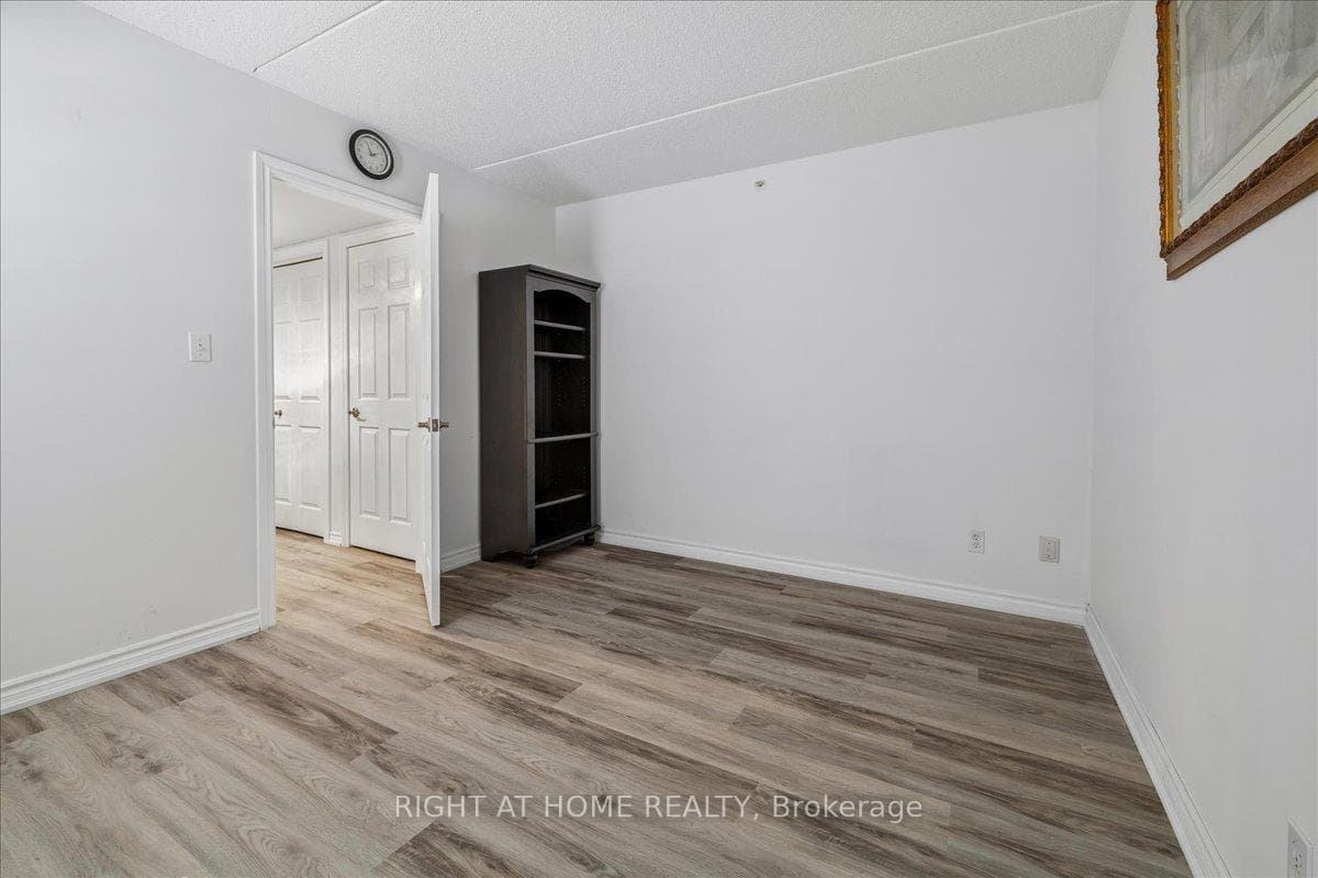 1451 Walker's Line Unit Unit # 312 - Condo photo 39 of 47 in Burlington, Ontario