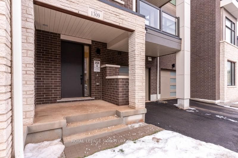 1309 Anthonia Trail - Townhouse photo 4 of 43 in Oakville, Ontario