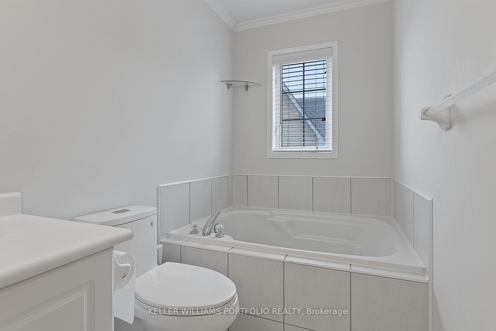 118 Gatwick Drive - Semi-Detached photo 39 of 50 in Oakville, Ontario