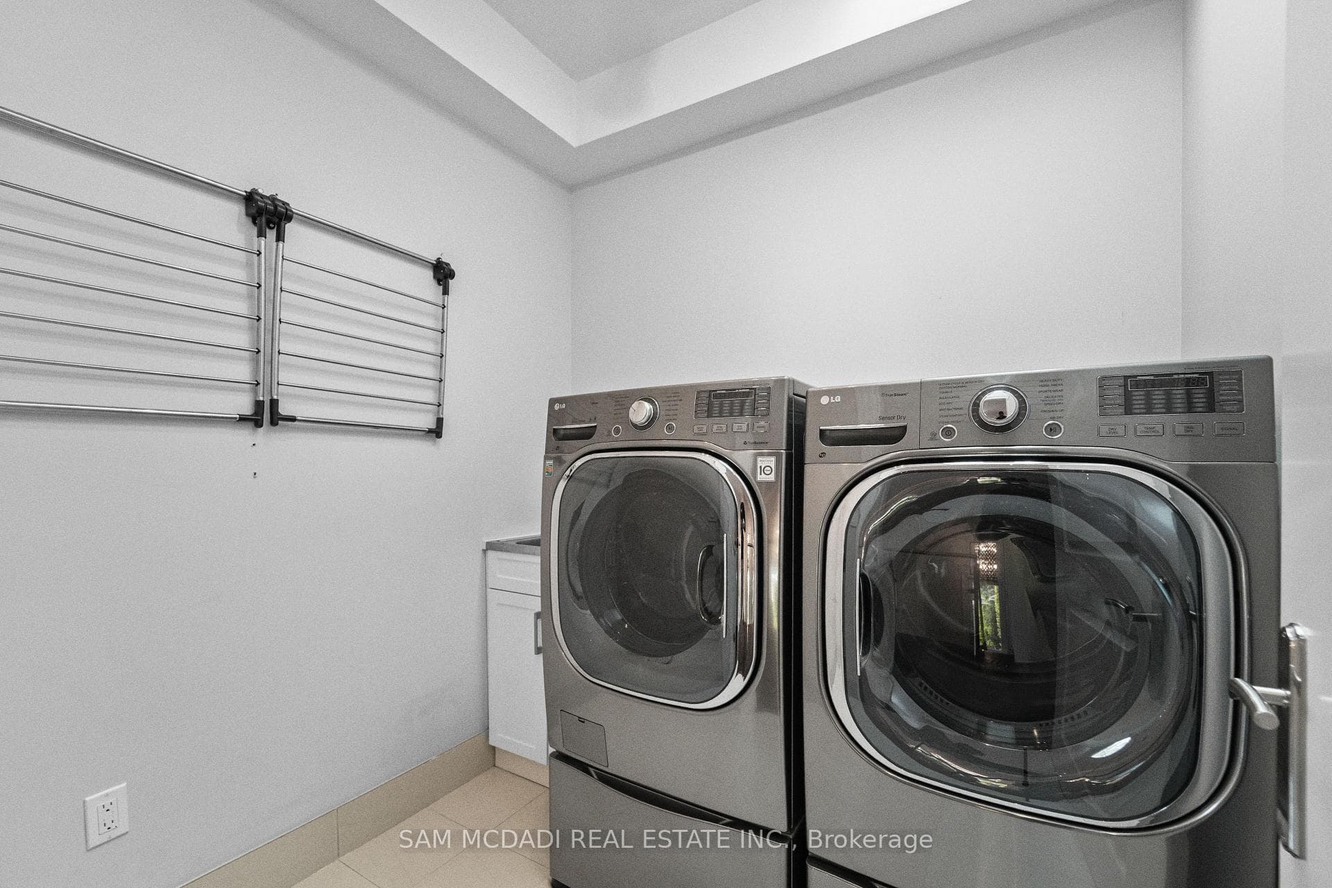 2411 Thorn Lodge Drive - Detached photo 29 of 50 in Mississauga, Ontario