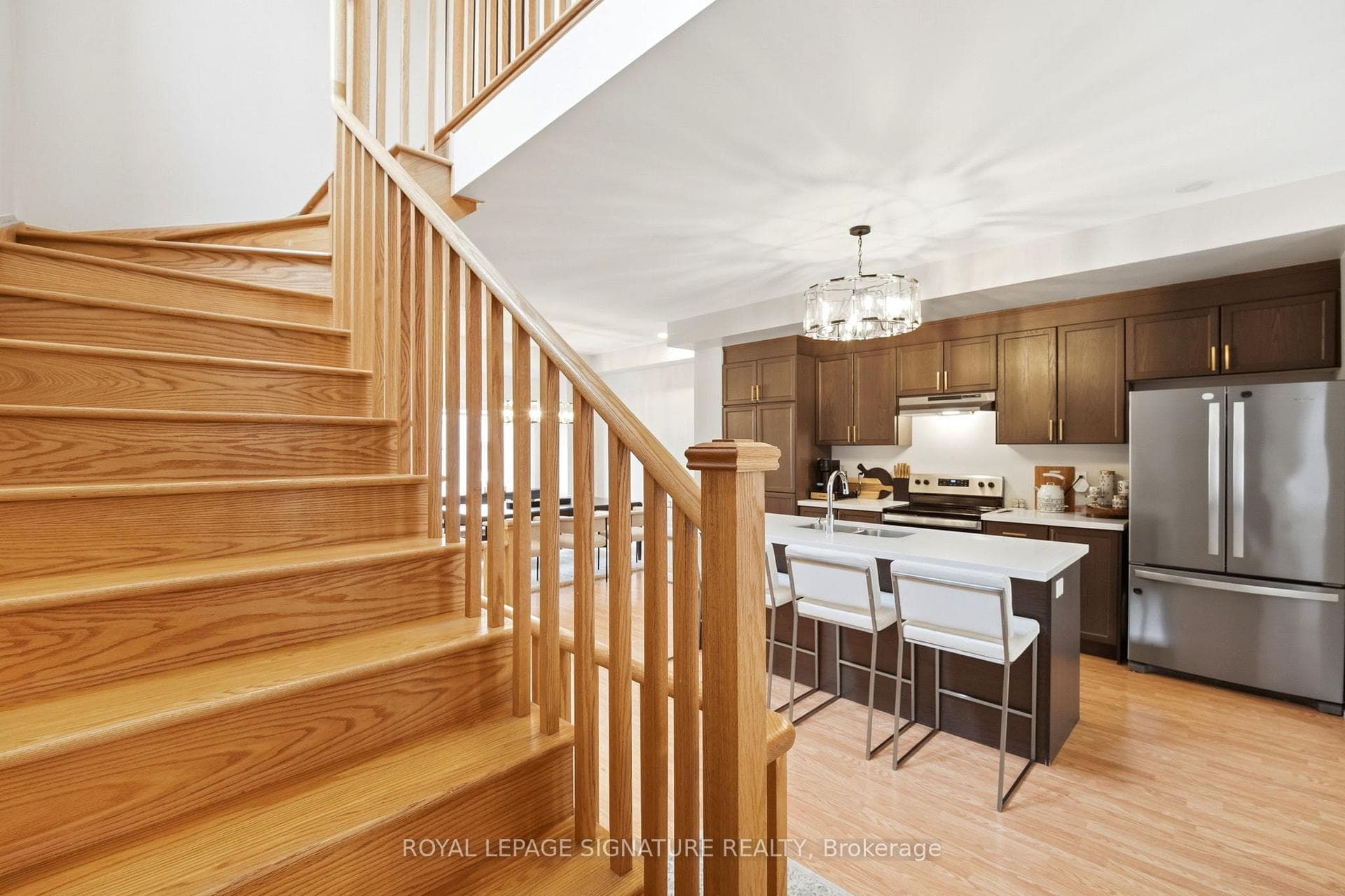 12 Heathrow Lane - Townhouse photo 6 of 40 in Caledon, Ontario