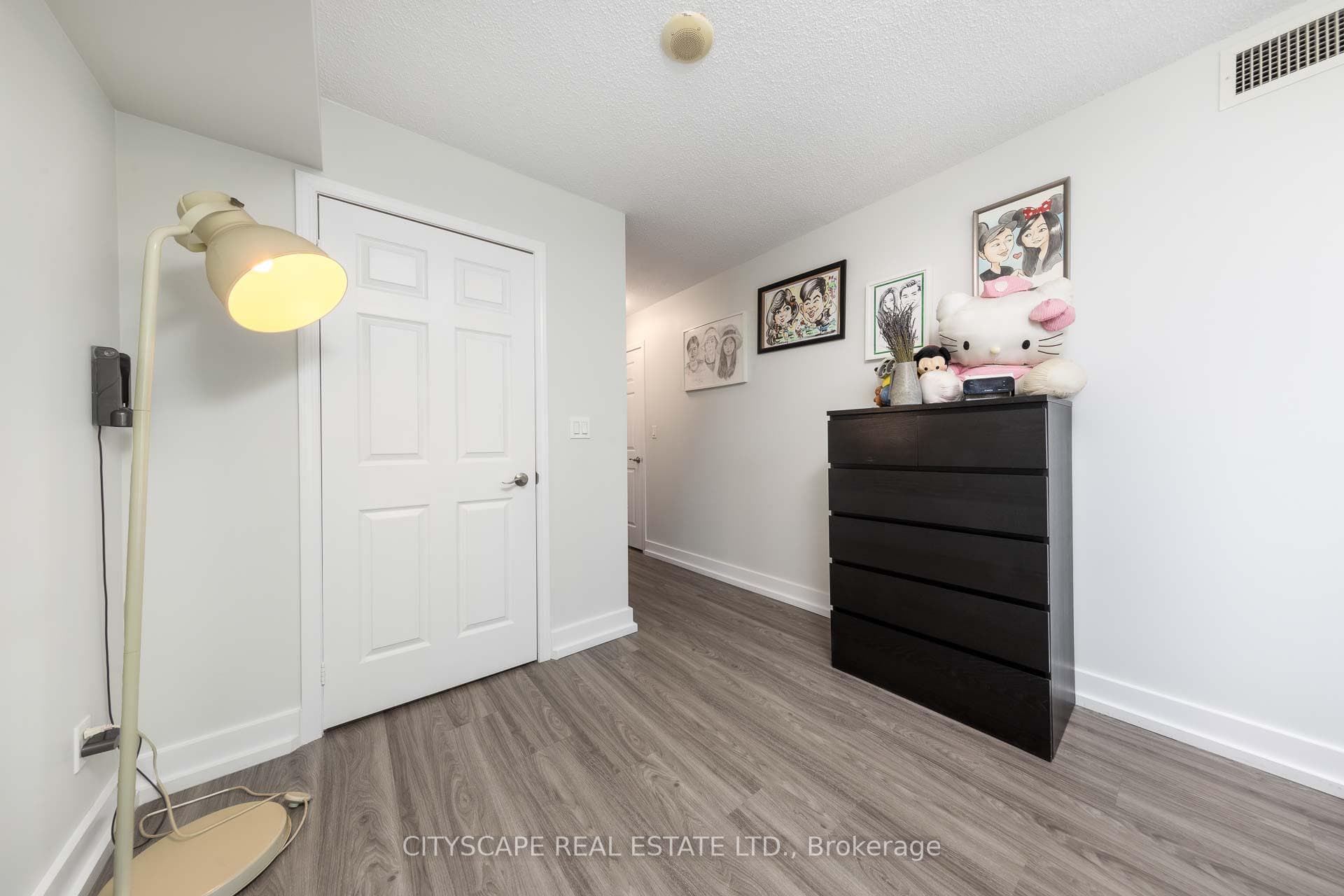 5940 Yonge Street Unit 609 - Condo photo 3 of 20 in Thornhill / Willowdale, Ontario