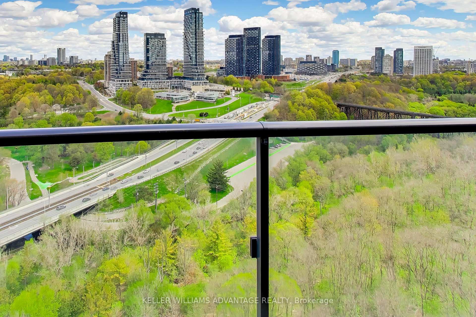 160 Vanderhoof Avenue Unit 1718 - Condo photo 17 of 42 in Flemingdon Park / Don Mills, Ontario