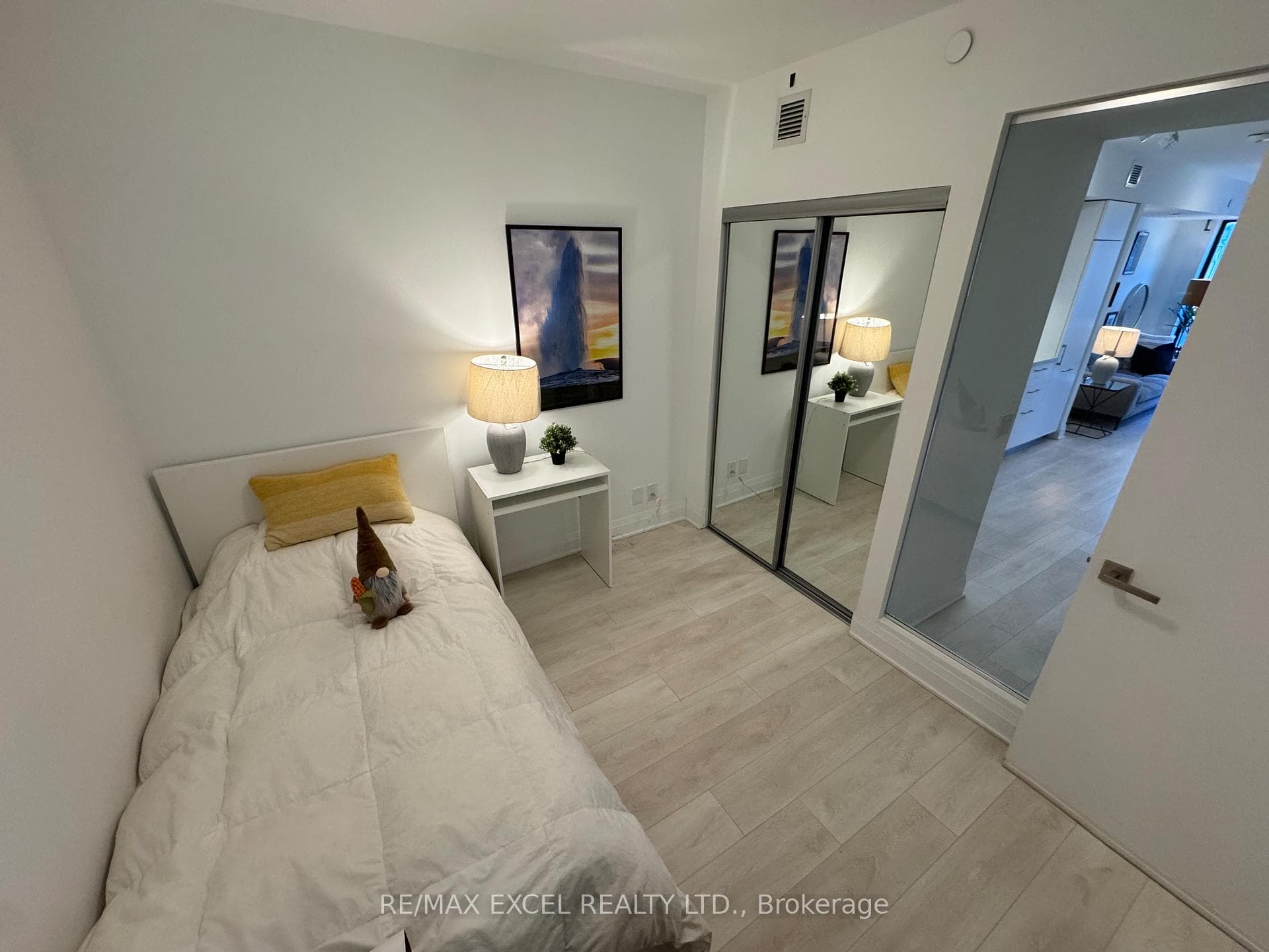 33 Frederick Todd Way Unit 303 - Condo photo 31 of 49 in Flemingdon Park / Don Mills, Ontario