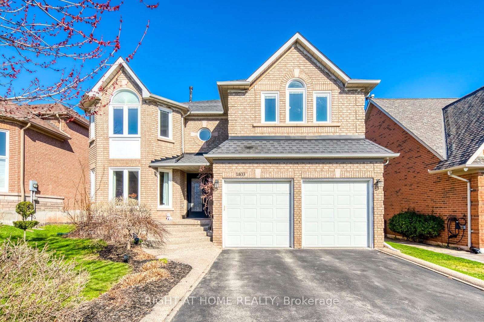 1403 BAYSHIRE Drive - Detached for sale in Glen Abbey, Ontario