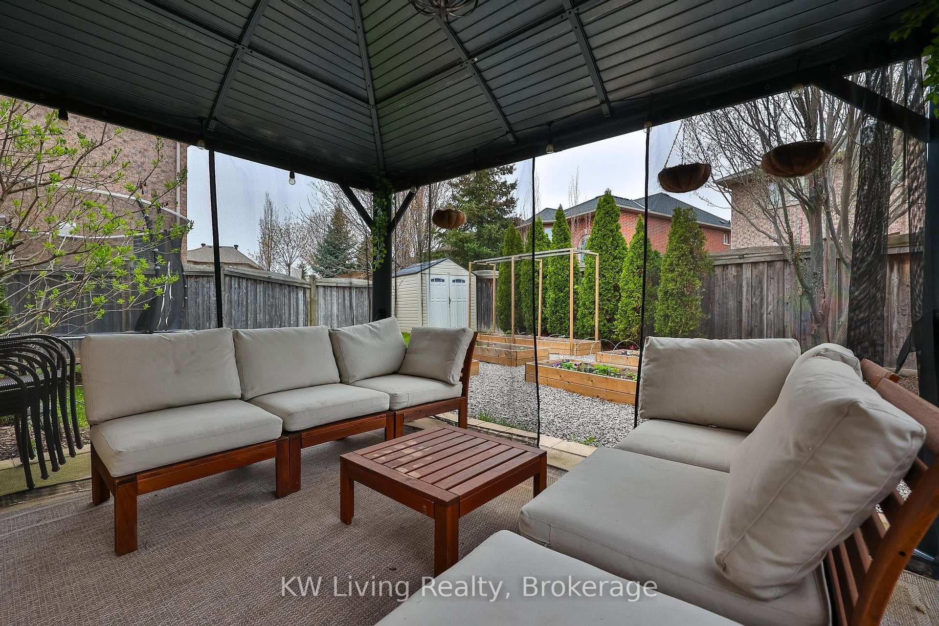2327 Gladacres Lane - Detached photo 35 of 42 in Oakville, Ontario