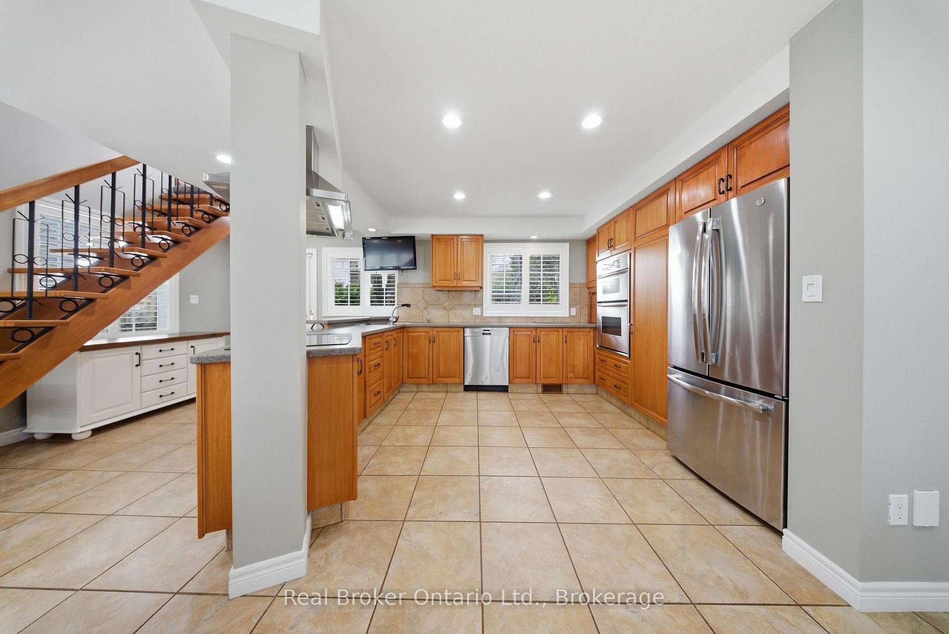 383 North Shore Boulevard - Detached photo 12 of 46 in Burlington, Ontario