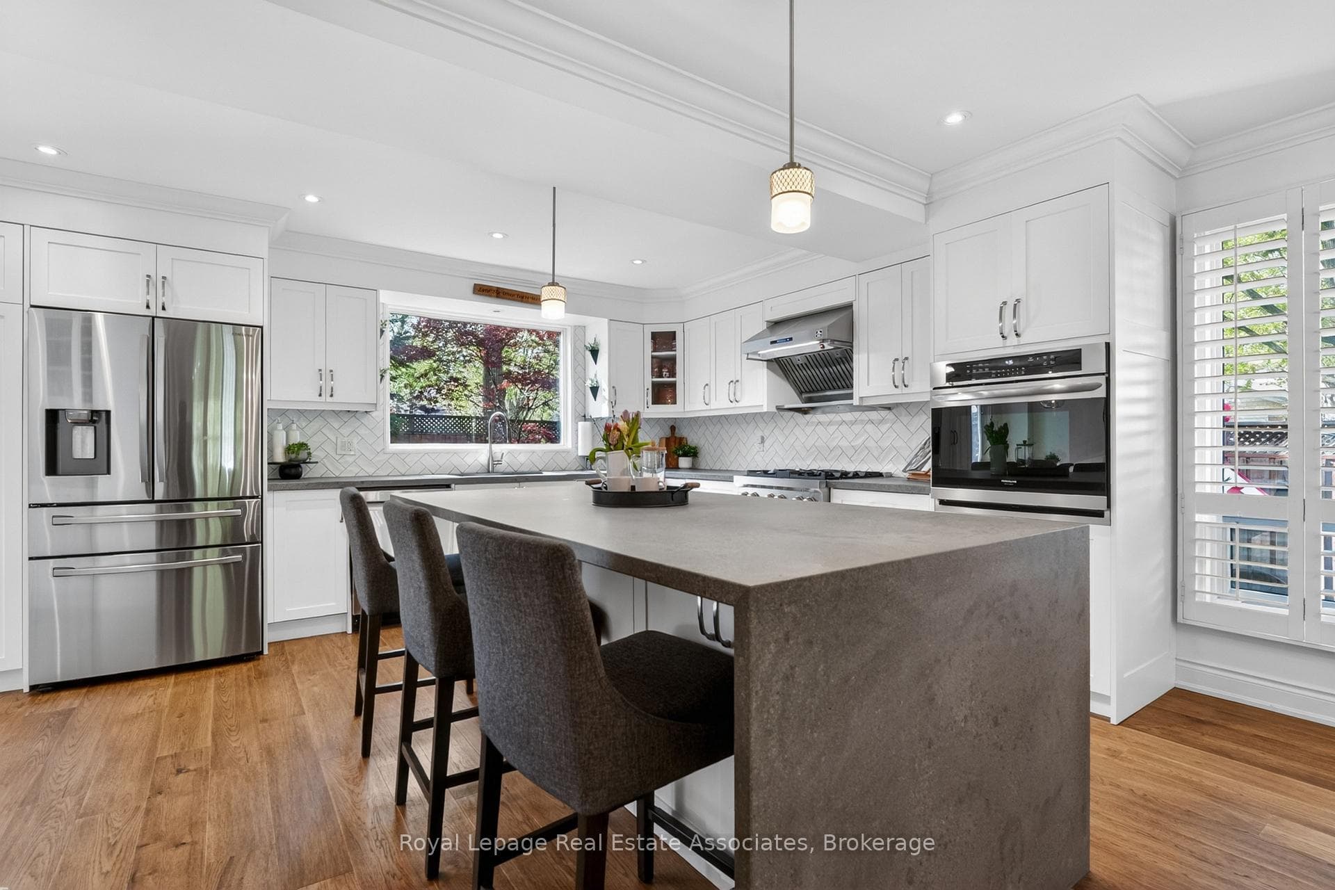 174 Cheverie Street - Detached photo 9 of 49 in Oakville, Ontario