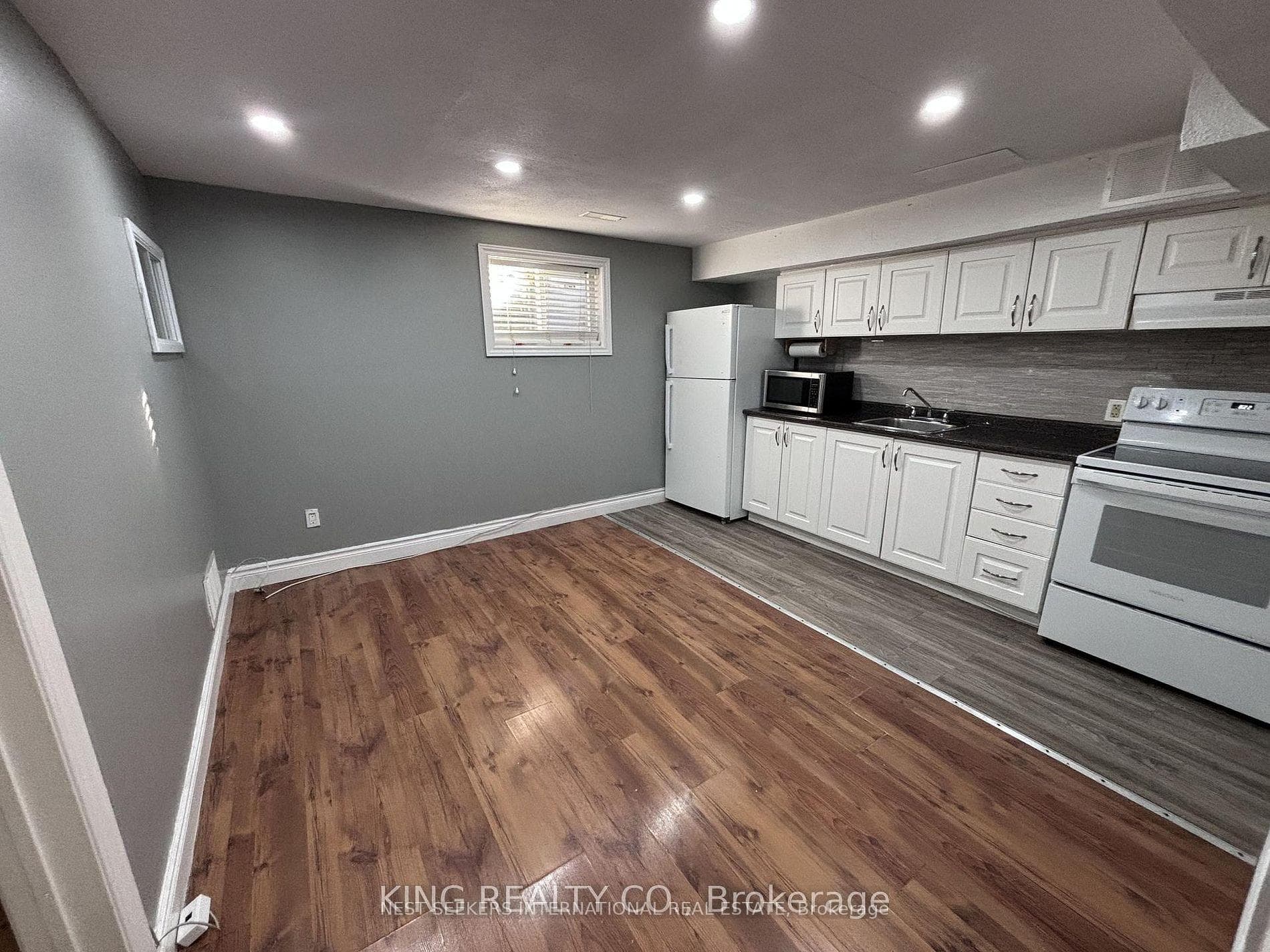 84 Carter Drive Unit (Lower) - Semi-Detached photo 2 of 11 in Brampton, Ontario