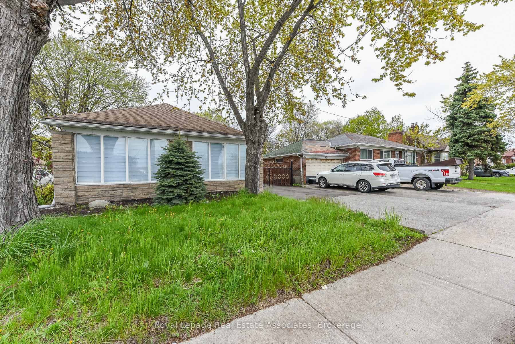 665 Kipling Avenue - Commercial photo 2 of 43 in Etobicoke (Islington / Rexdale), Ontario