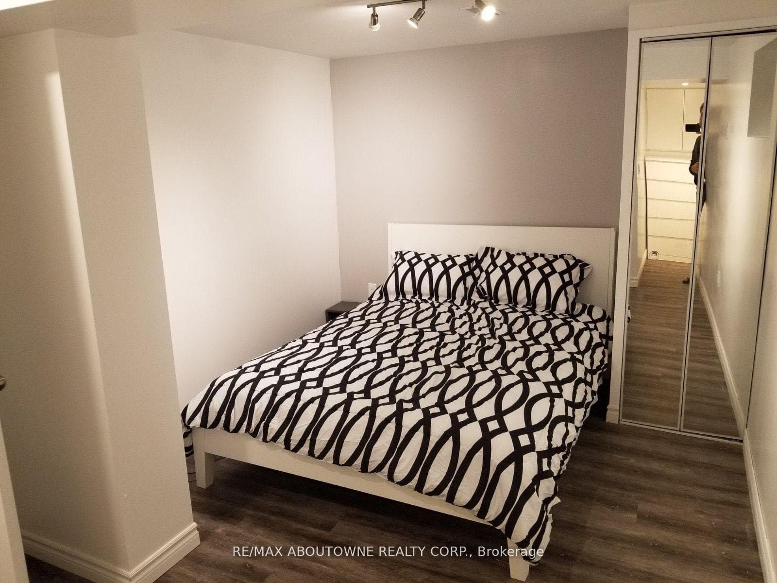 1601 Sandgate Crescent - Semi-Detached photo 29 of 35 in Mississauga, Ontario