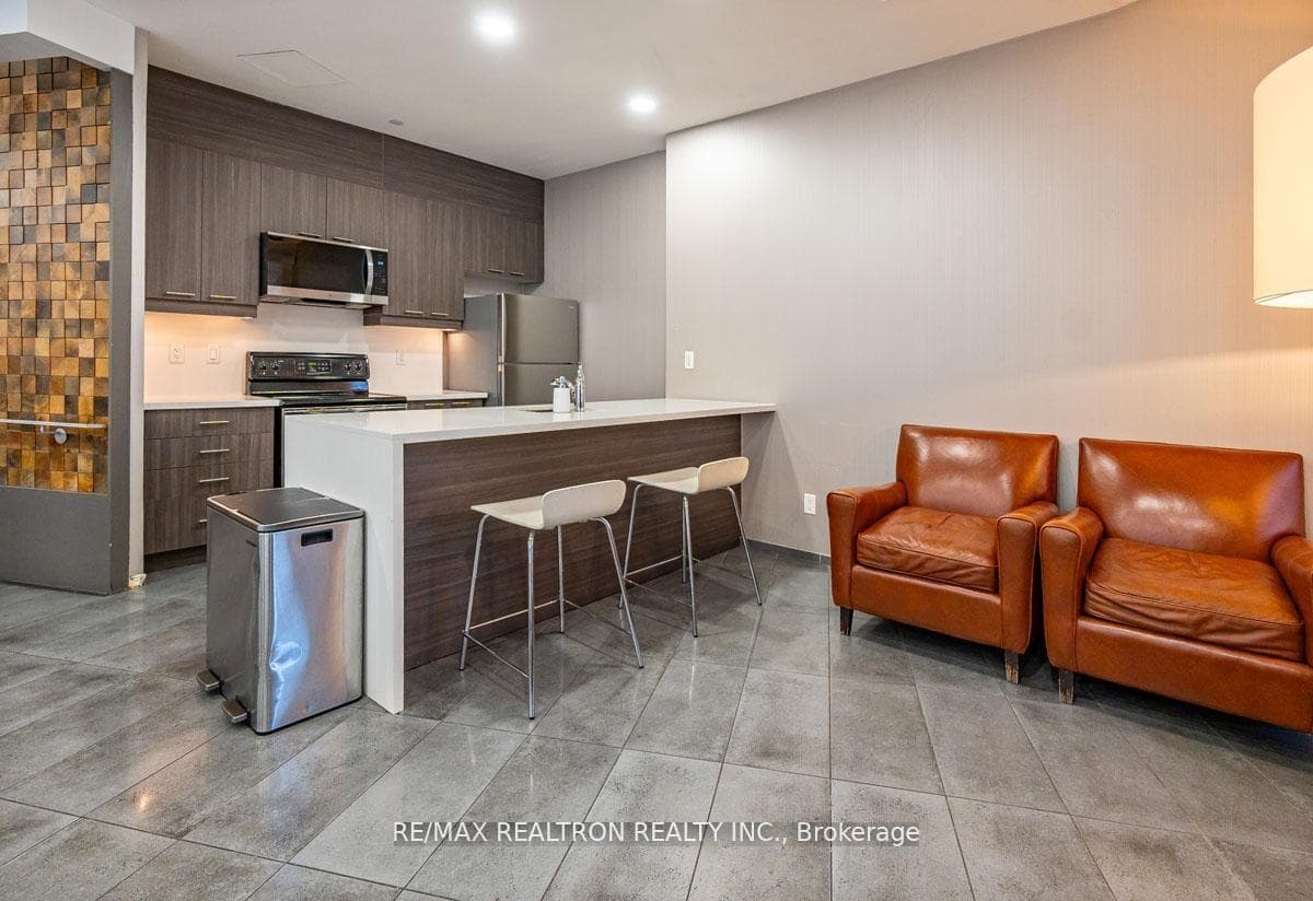15 Bruyeres Mews Unit 1008 - Condo photo 30 of 33 in Downtown Toronto / Waterfront, Ontario