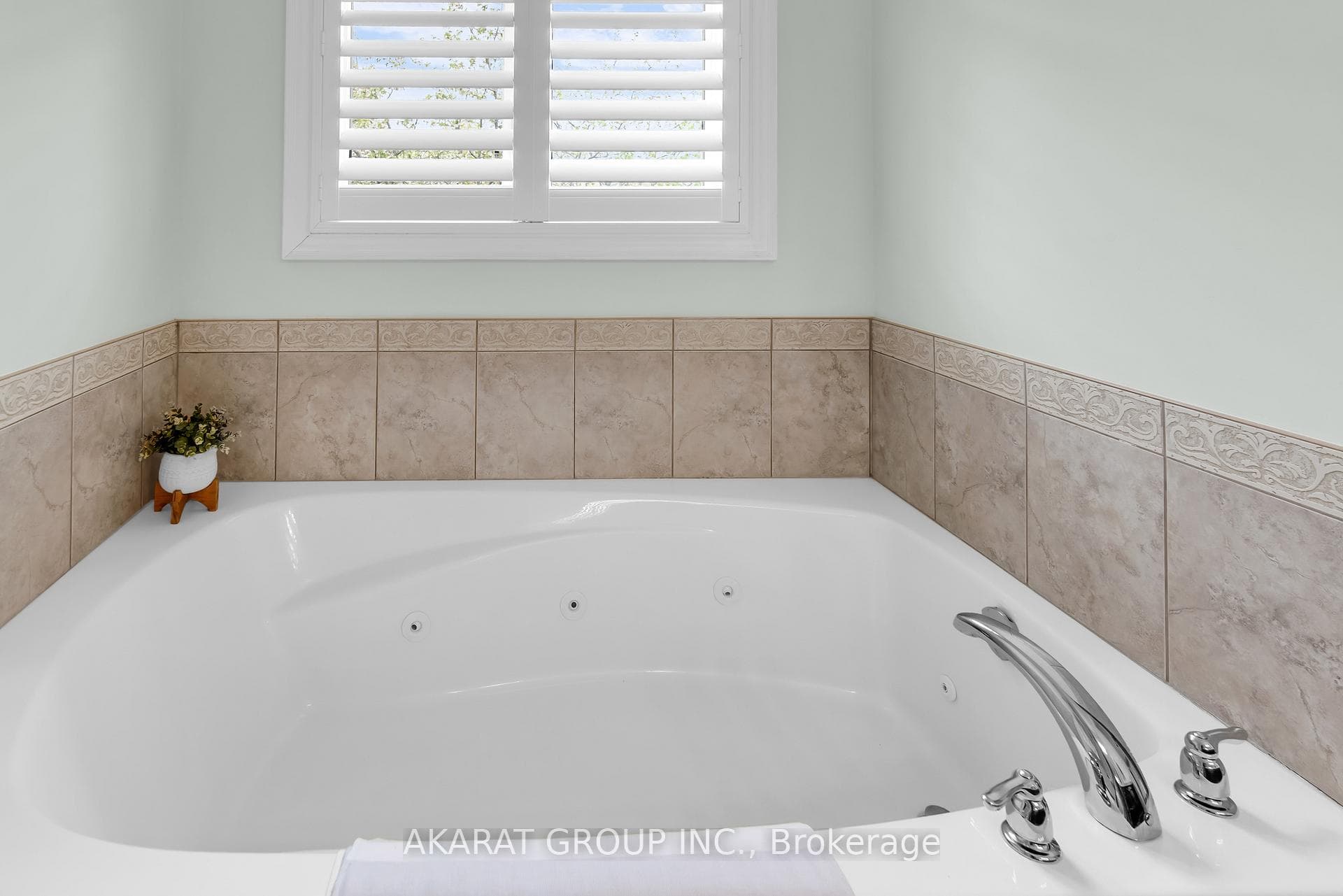 2376 Brockberry Crescent - Detached photo 27 of 50 in Oakville, Ontario