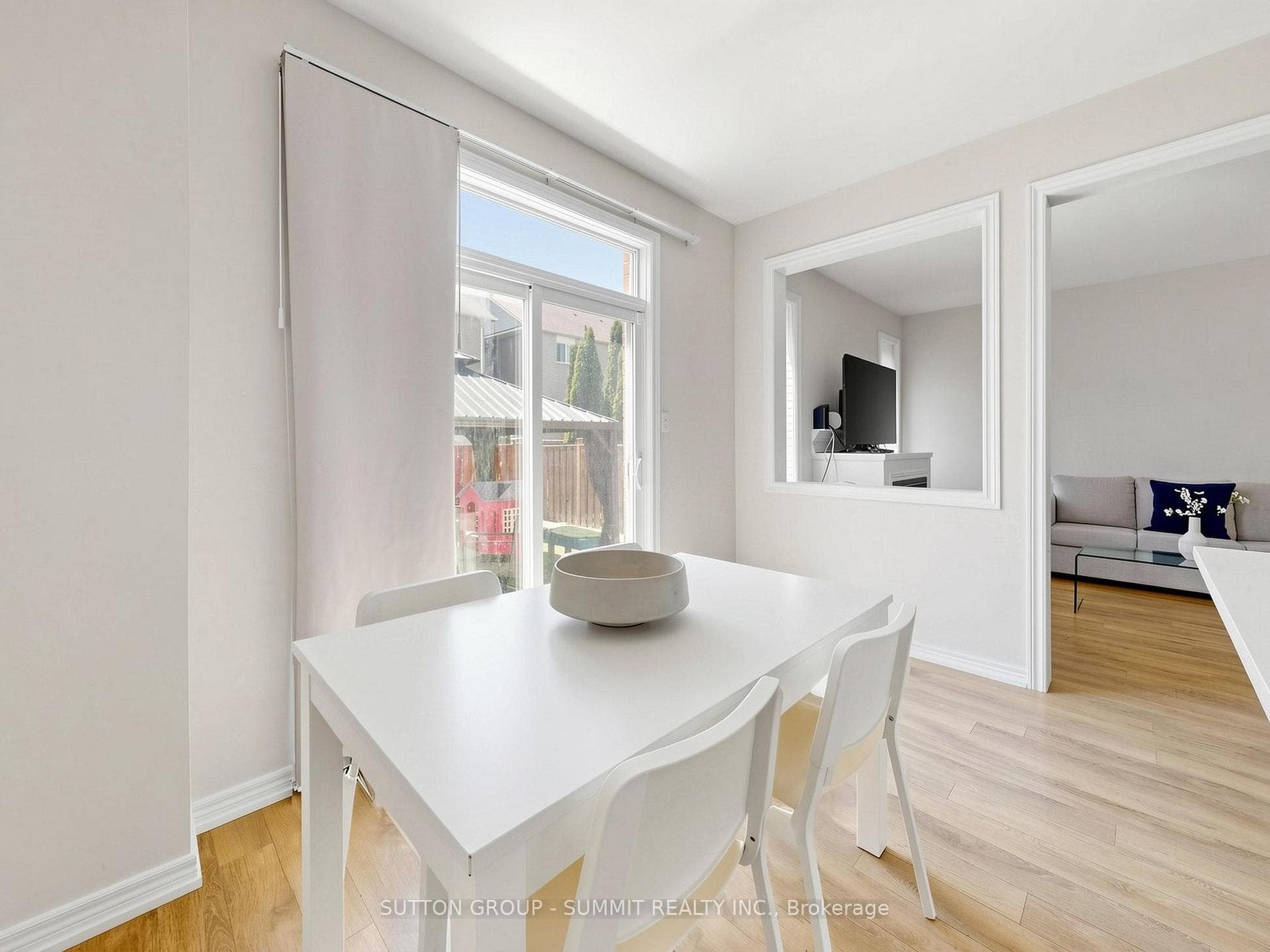 4880 YORKSHIRE Avenue - Detached photo 16 of 50 in Mississauga, Ontario