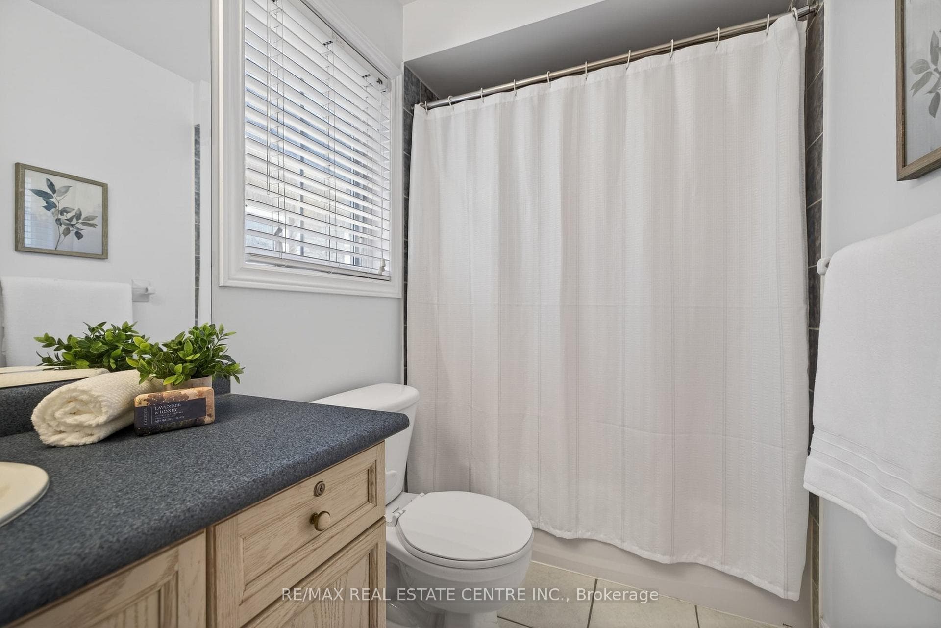 1022 Laidlaw Drive - Detached photo 33 of 50 in Milton, Ontario