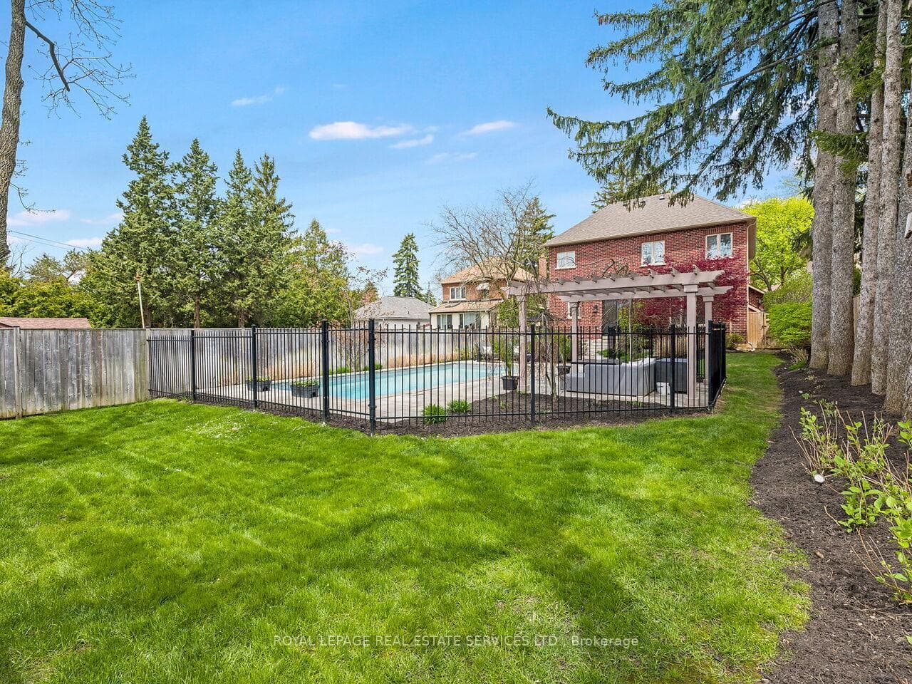 24 Jopling Avenue - Detached photo 36 of 47 in Etobicoke (Islington / Rexdale), Ontario
