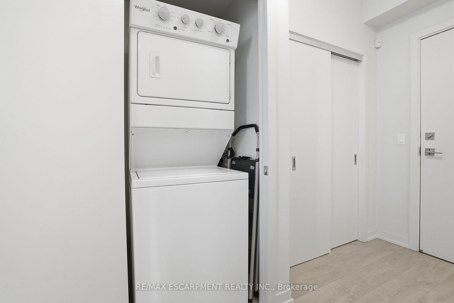 2087 Fairview Street Unit 1310 - Condo photo 16 of 27 in Burlington, Ontario