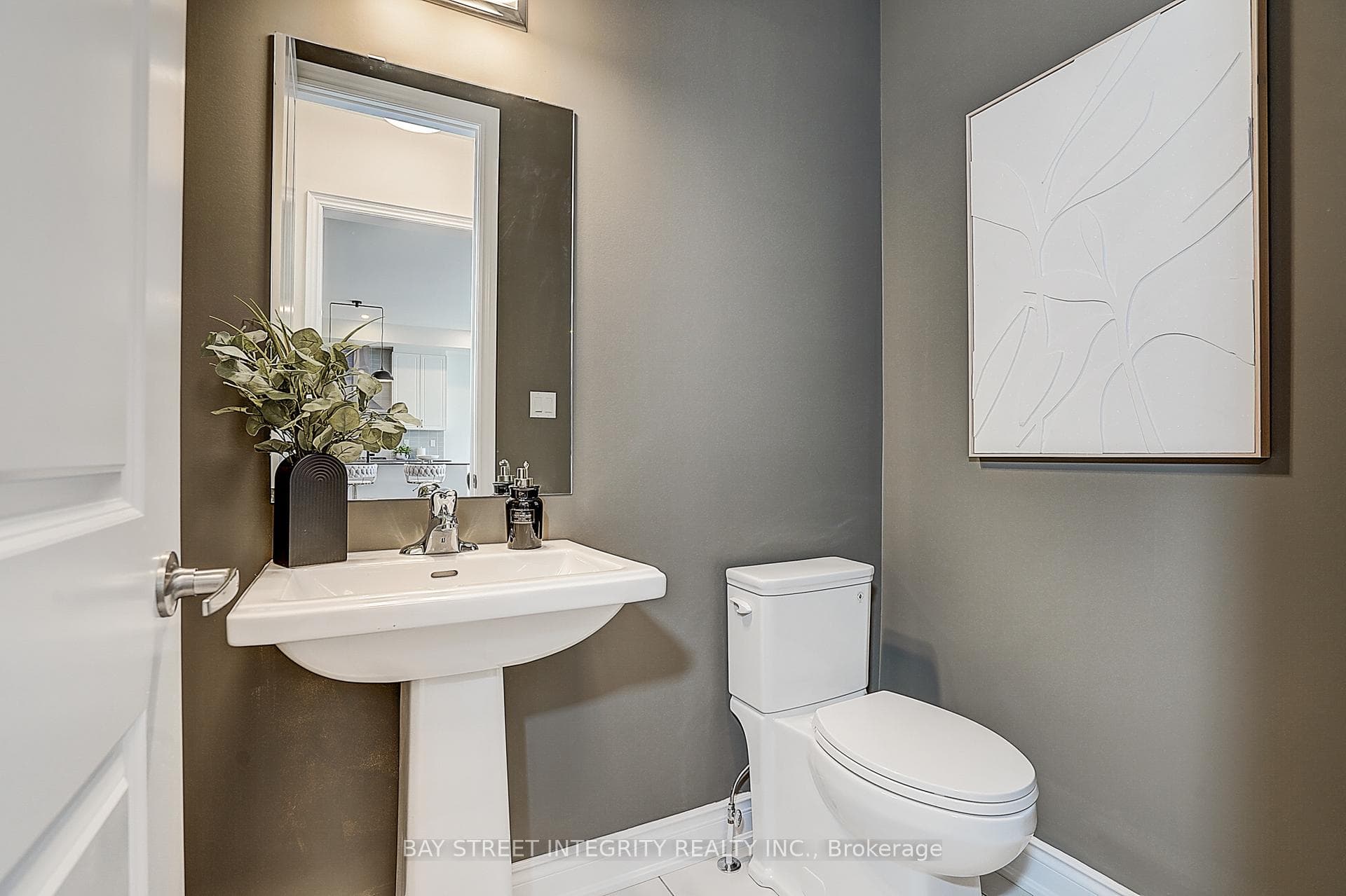 38 Settlers Road - Detached photo 44 of 50 in Oakville, Ontario