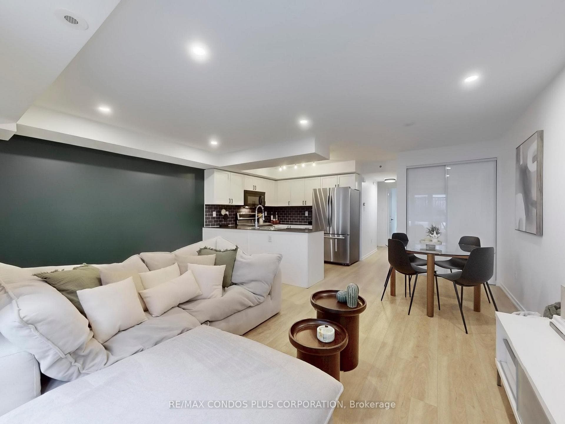 29 Florence Wyle Lane Unit 38 - Condo photo 15 of 43 in Riverdale / Leslieville, Ontario